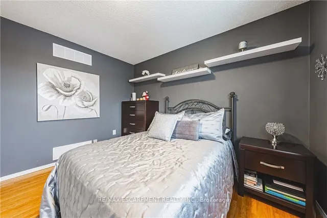 Additional property image - 153 Ravenbury Dr