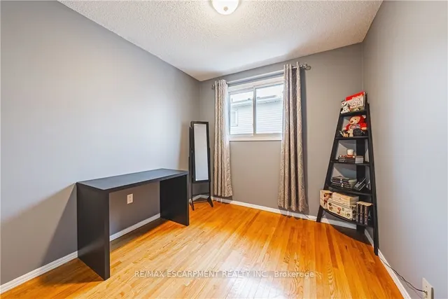 Additional property image - 153 Ravenbury Dr