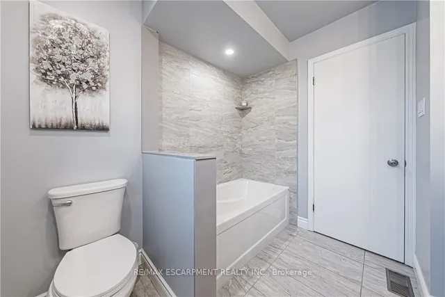 Additional property image - 153 Ravenbury Dr
