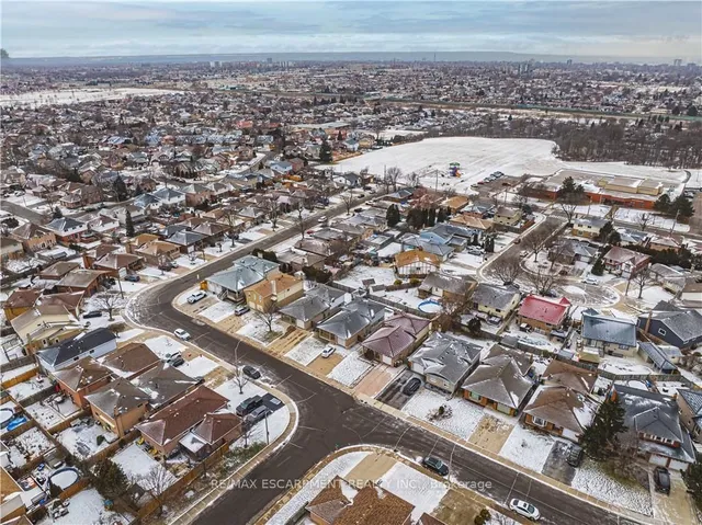 Additional property image - 153 Ravenbury Dr