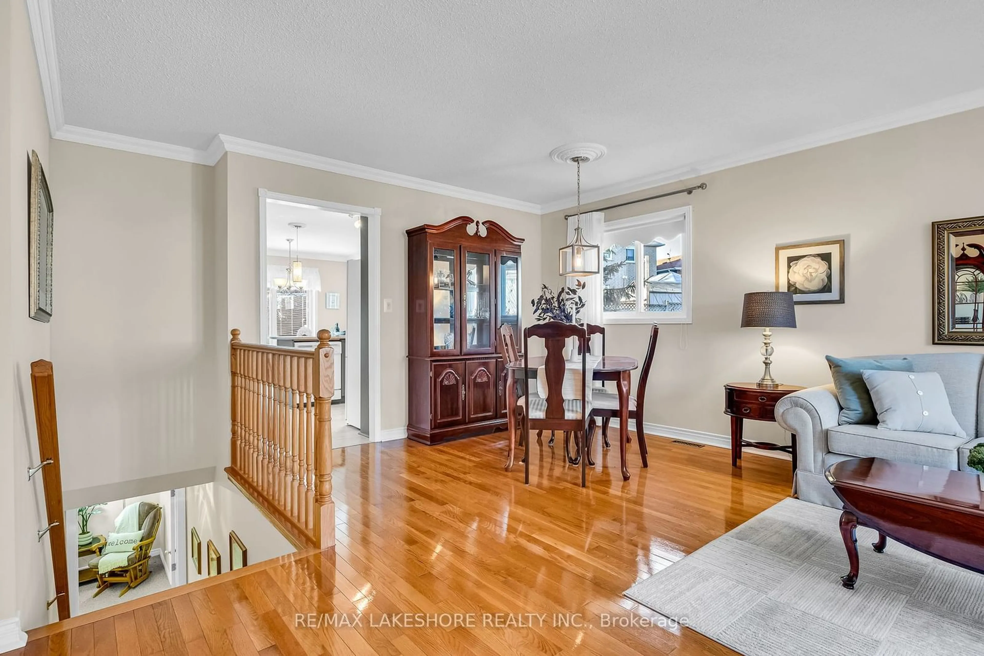 Dining room, wood/laminate floor for 940 Tillison Ave, Cobourg Ontario K9A 5N2