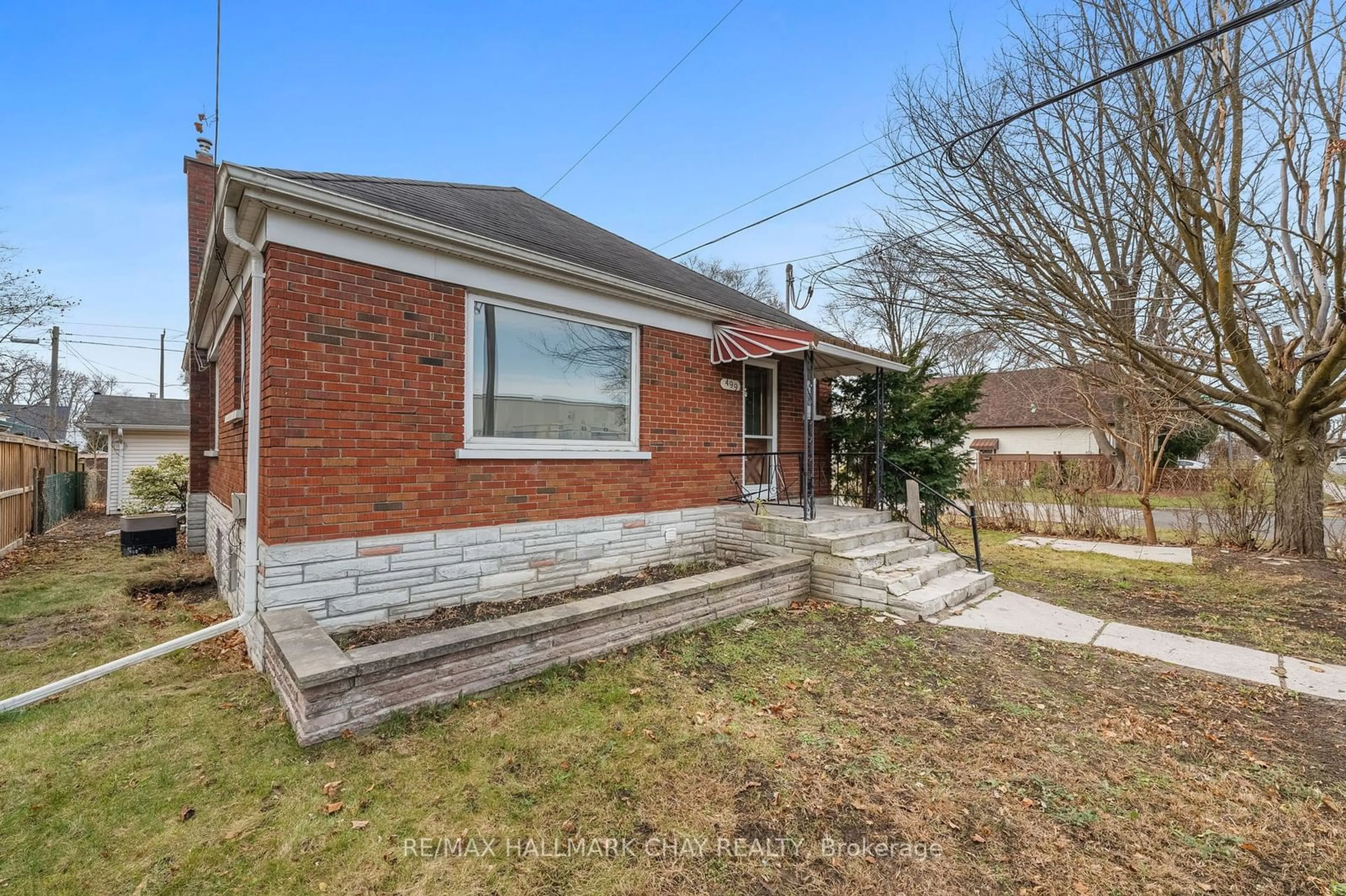 Home with brick exterior material, street for 499 Braidwood Ave, Peterborough Ontario K9J 1V7