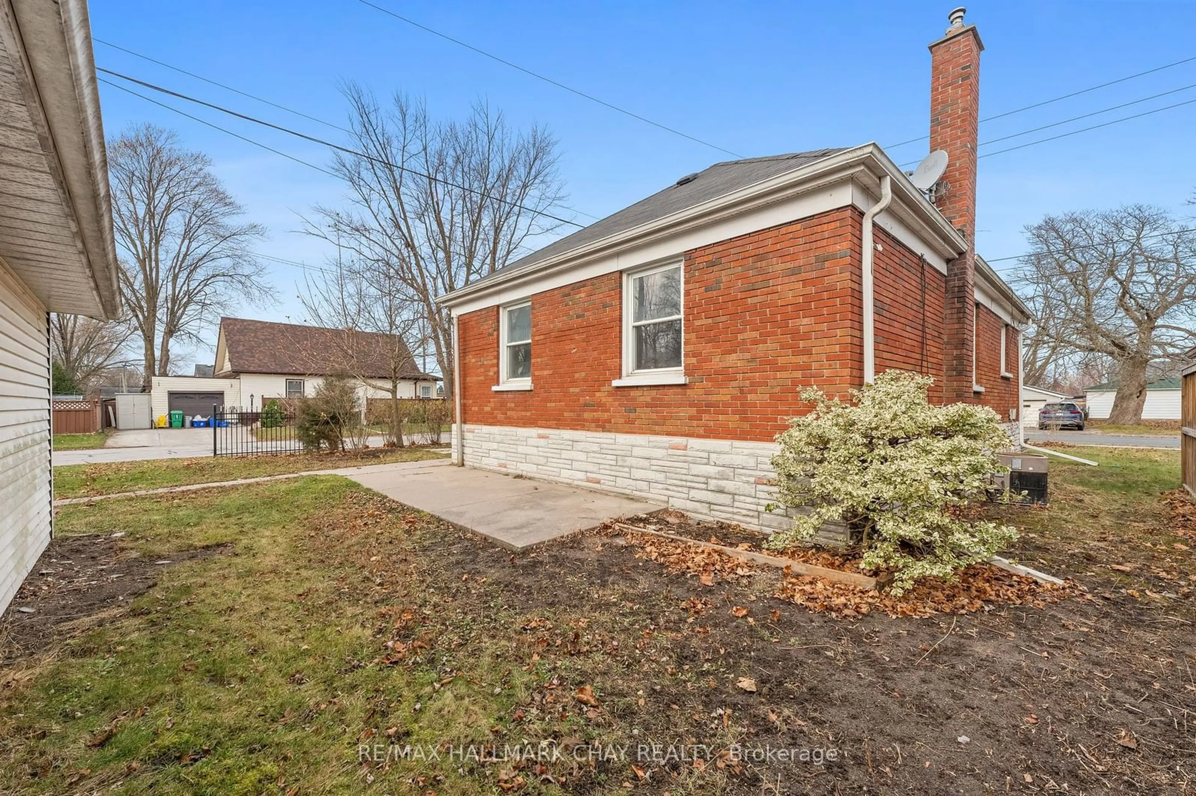 Home with brick exterior material, street for 499 Braidwood Ave, Peterborough Ontario K9J 1V7