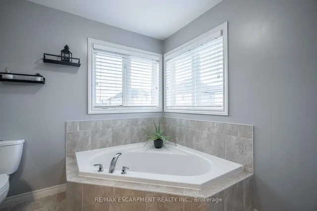 Additional property image - 16 Kinsman Dr