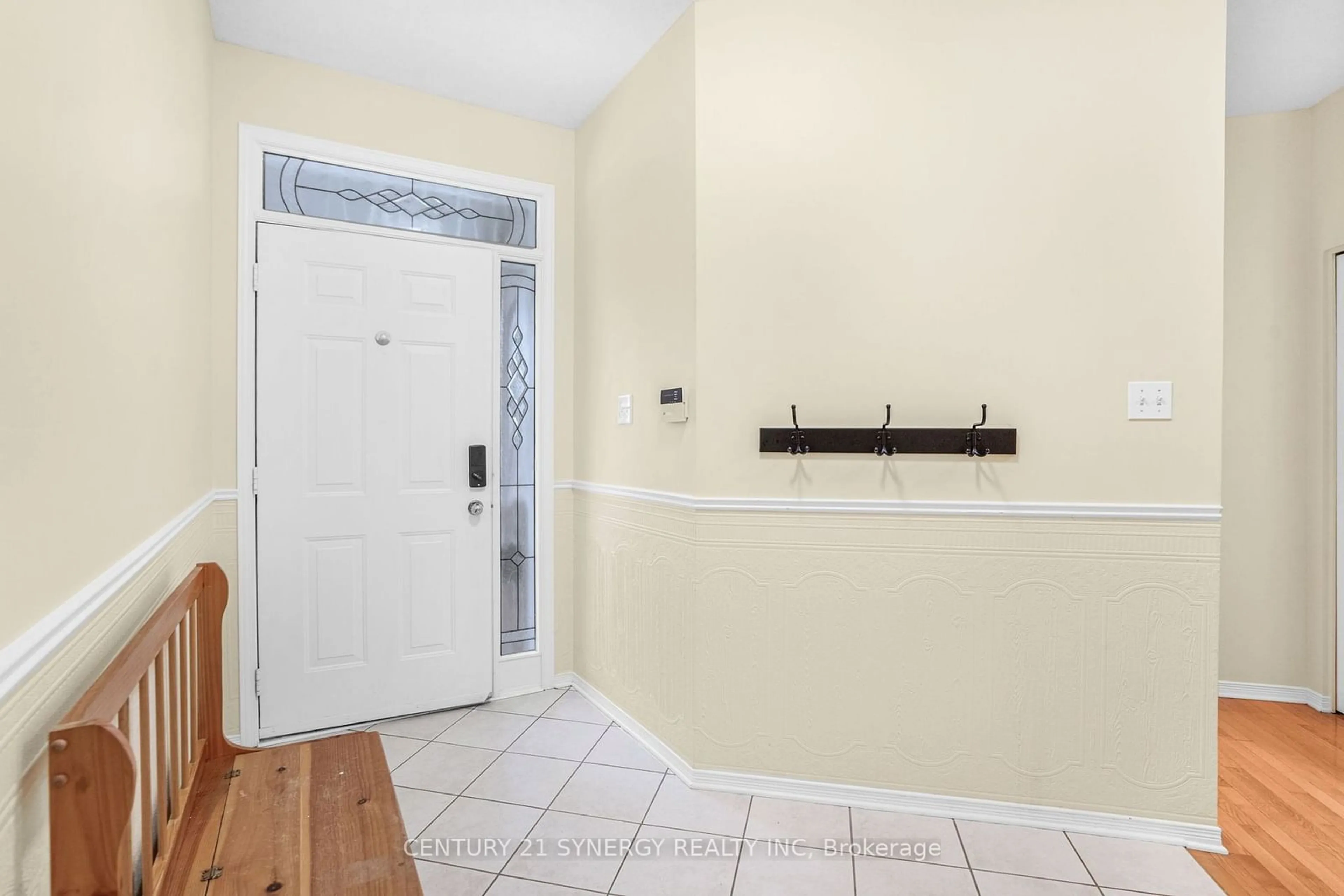 Indoor entryway for 25 Briardale Cres, Cityview - Parkwoods Hills - Rideau Shore Ontario K2E 1C3