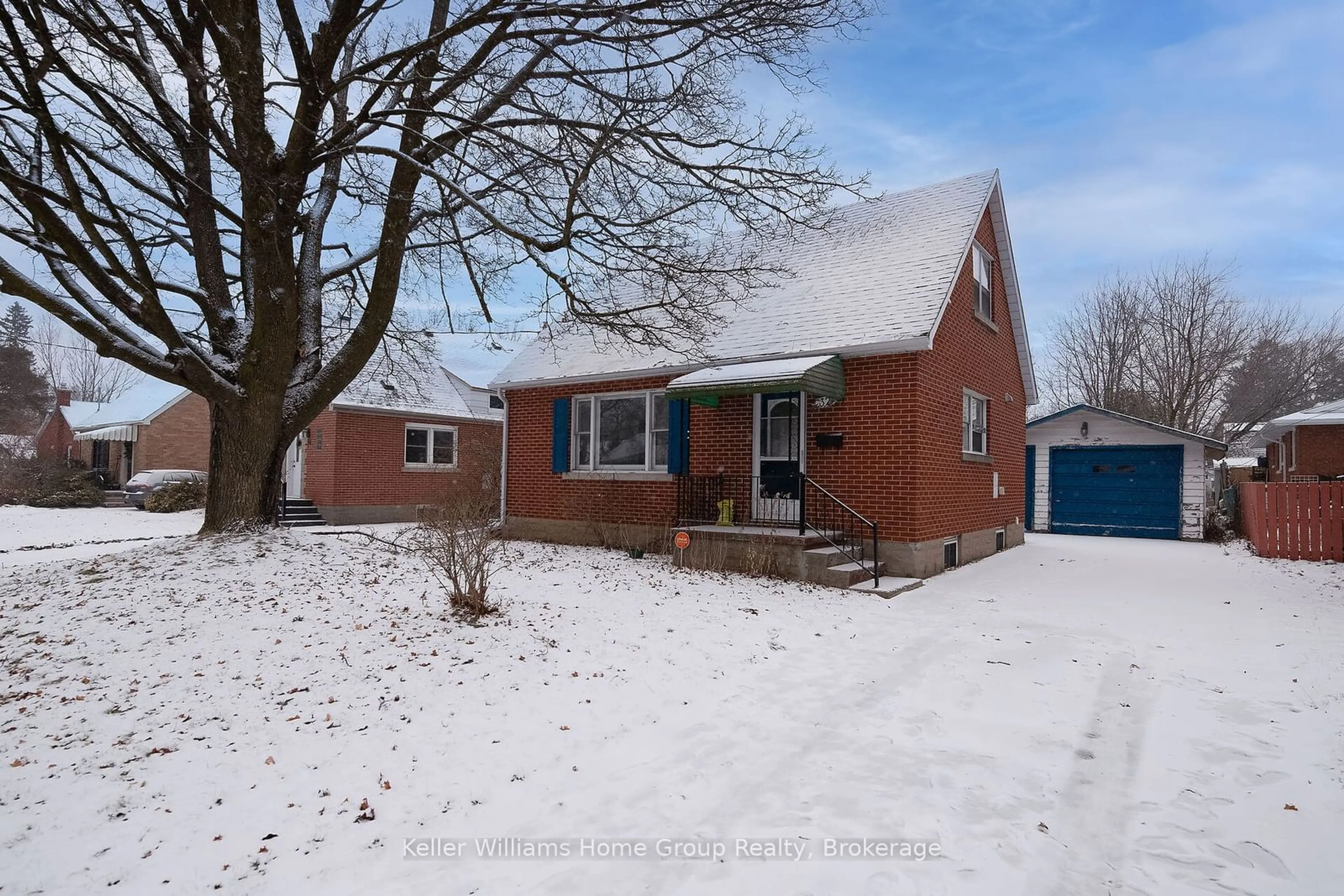 Home with brick exterior material, street for 32 Dietz Ave, Waterloo Ontario N2L 2J6