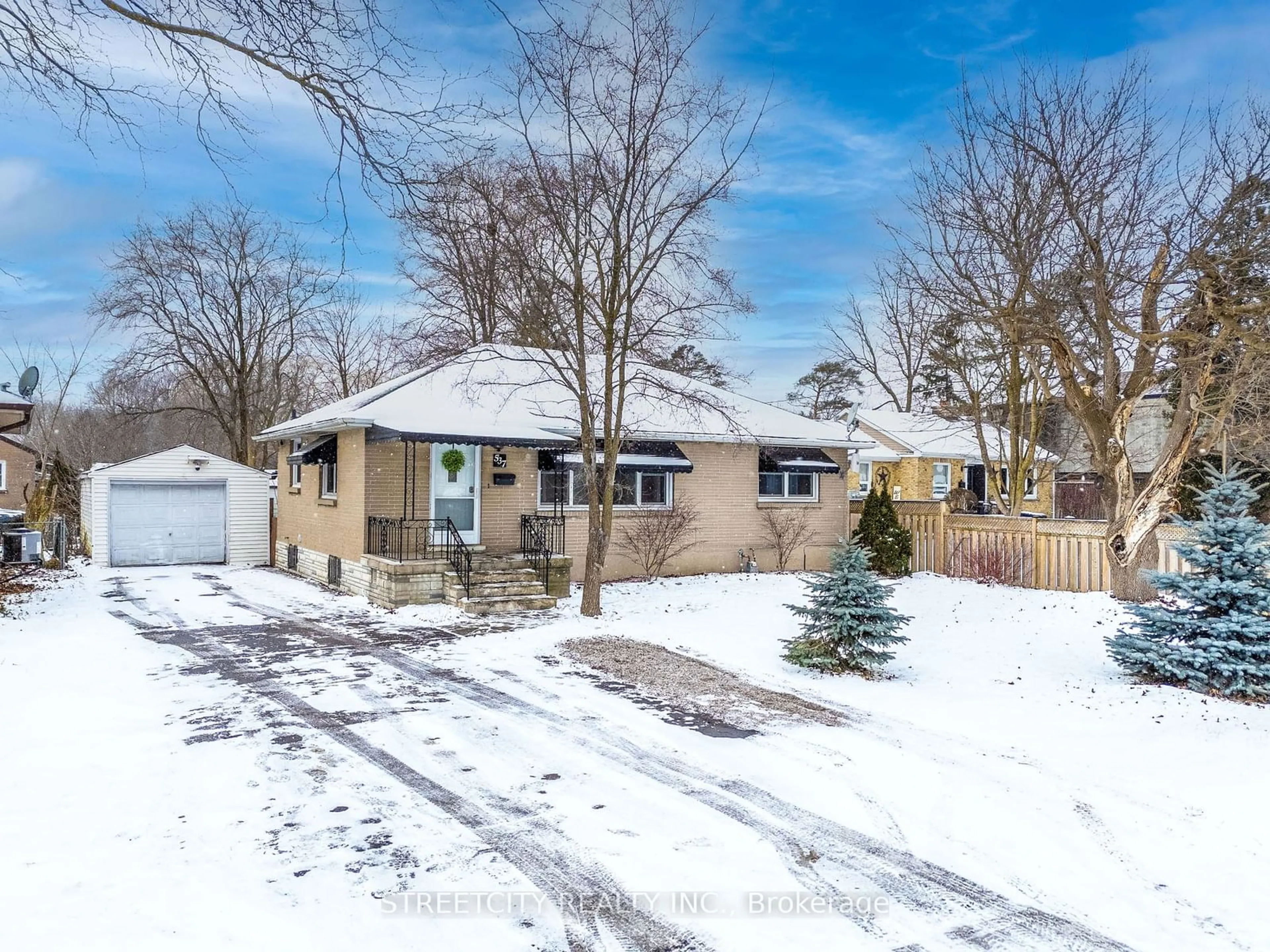 A pic from outside/outdoor area/front of a property/back of a property/a pic from drone, street for 537 Clarke Rd, London Ontario N5V 2E1