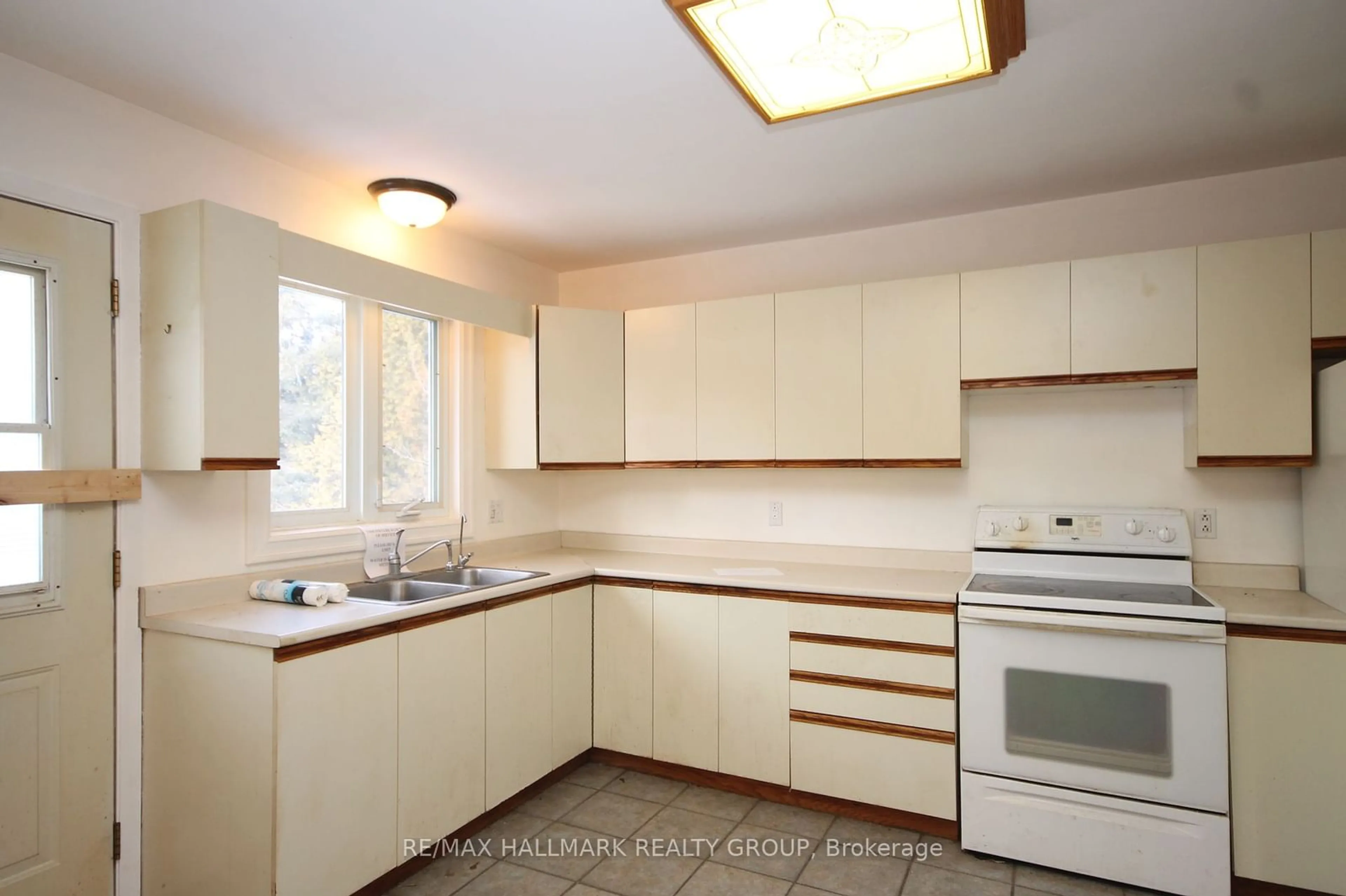 Standard kitchen, unknown for 30 Alyssa Dr, North Dundas Ontario K0A 2R0