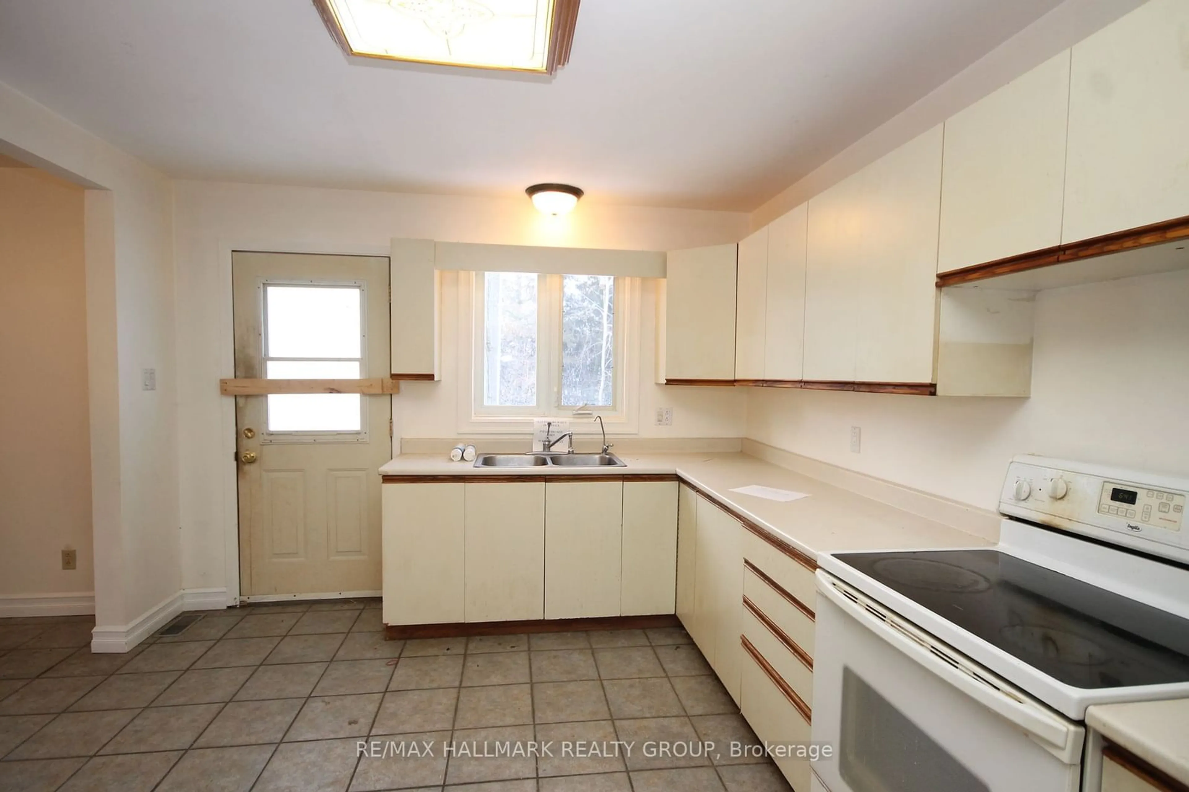 Standard kitchen, unknown for 30 Alyssa Dr, North Dundas Ontario K0A 2R0