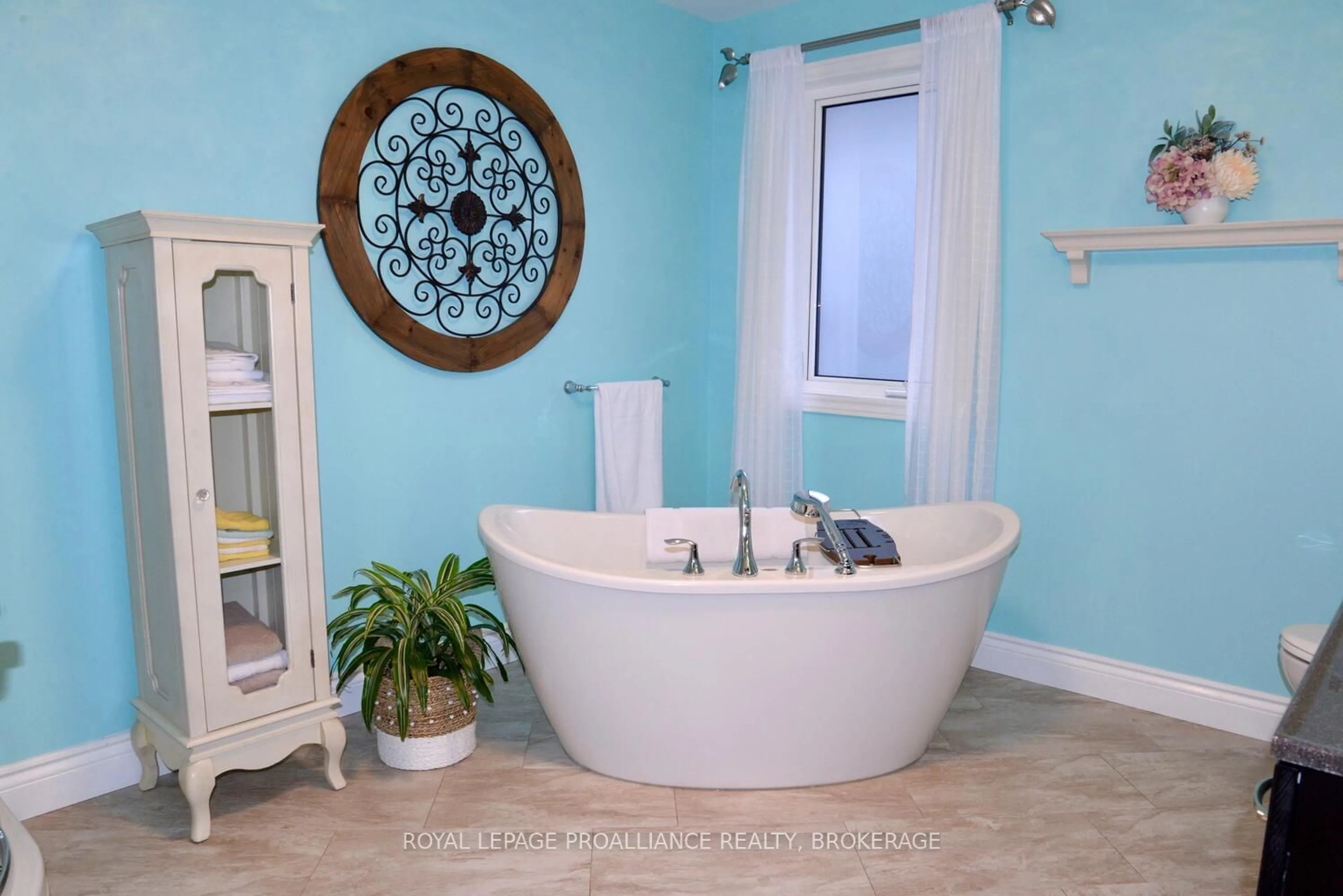 Contemporary bathroom, ceramic/tile floor for 1079 Greenwood Park Dr, Kingston Ontario K7K 7C8