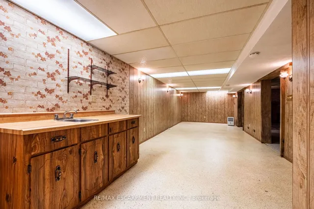 Additional property image - 802 Millgrove Sdrd