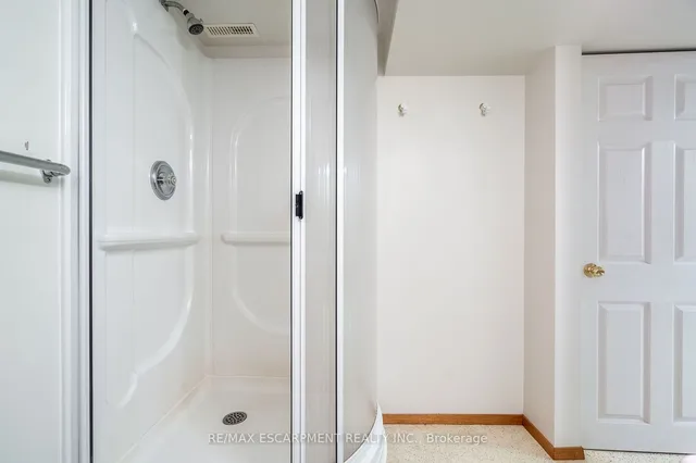 Additional property image - 802 Millgrove Sdrd