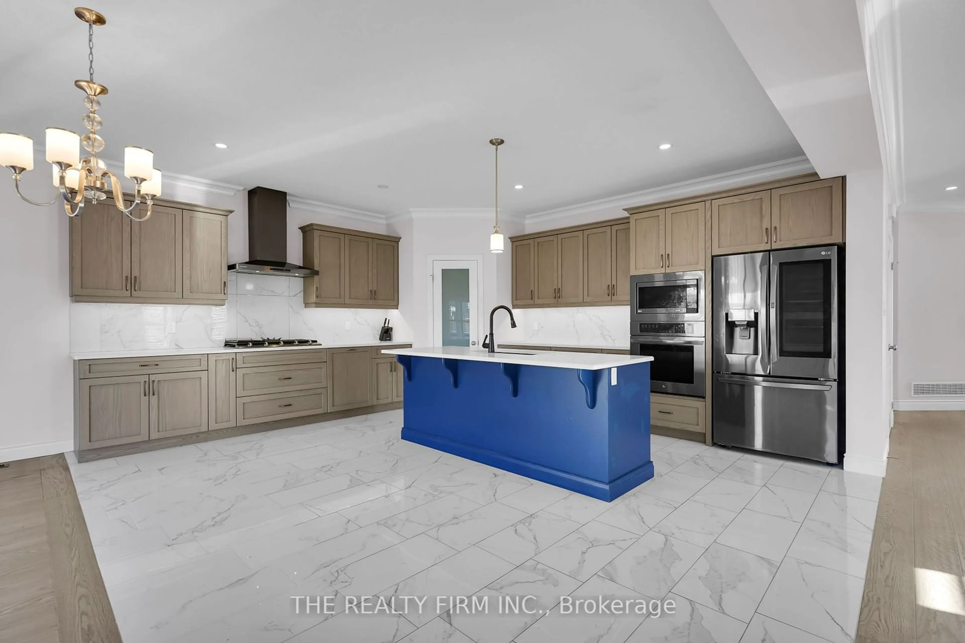 Open concept kitchen, ceramic/tile floor for 2391 Daisy Bend, London Ontario N6M 0G6