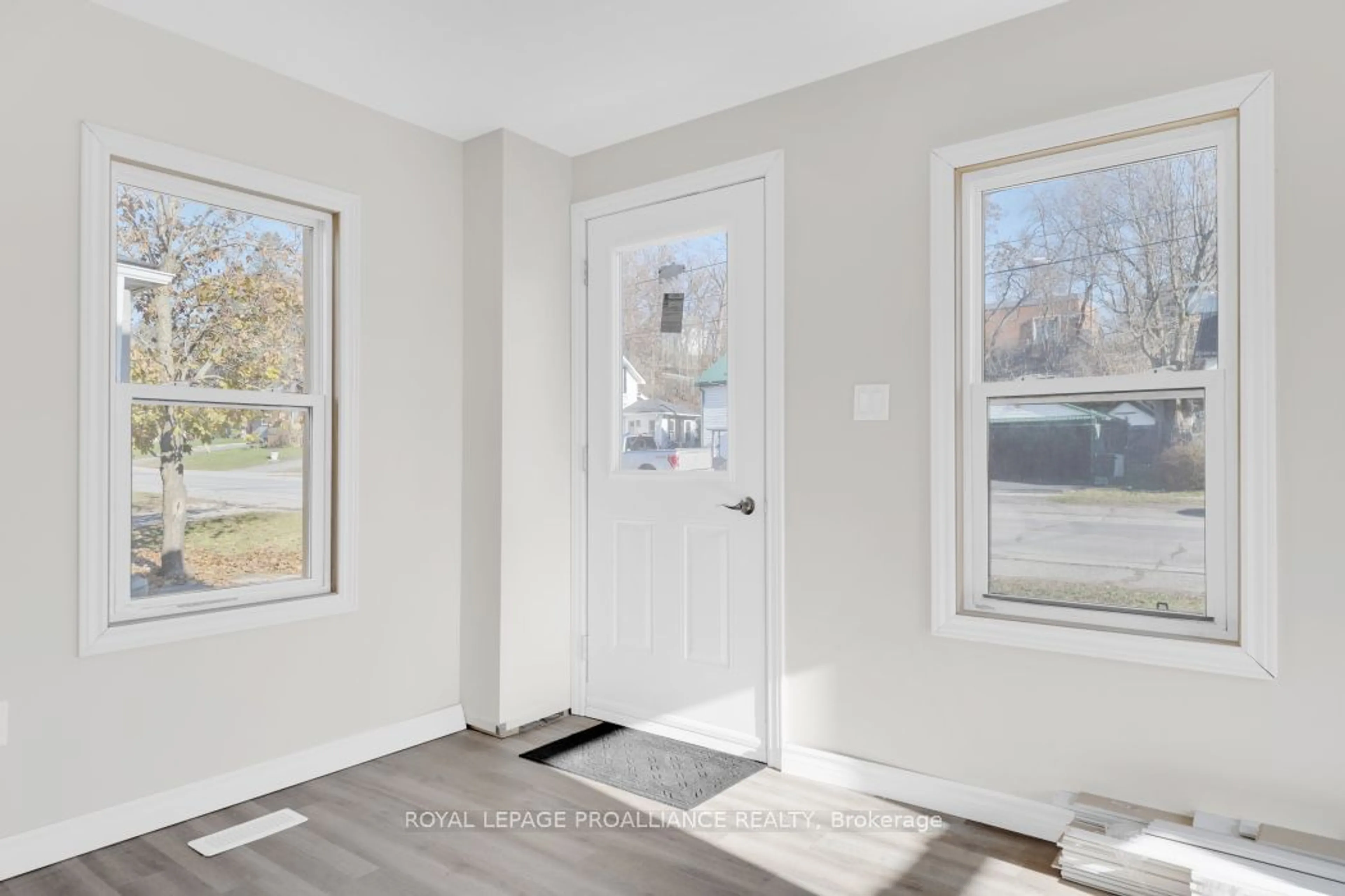 Indoor entryway for 13 Main St, Marmora and Lake Ontario K0K 2M0