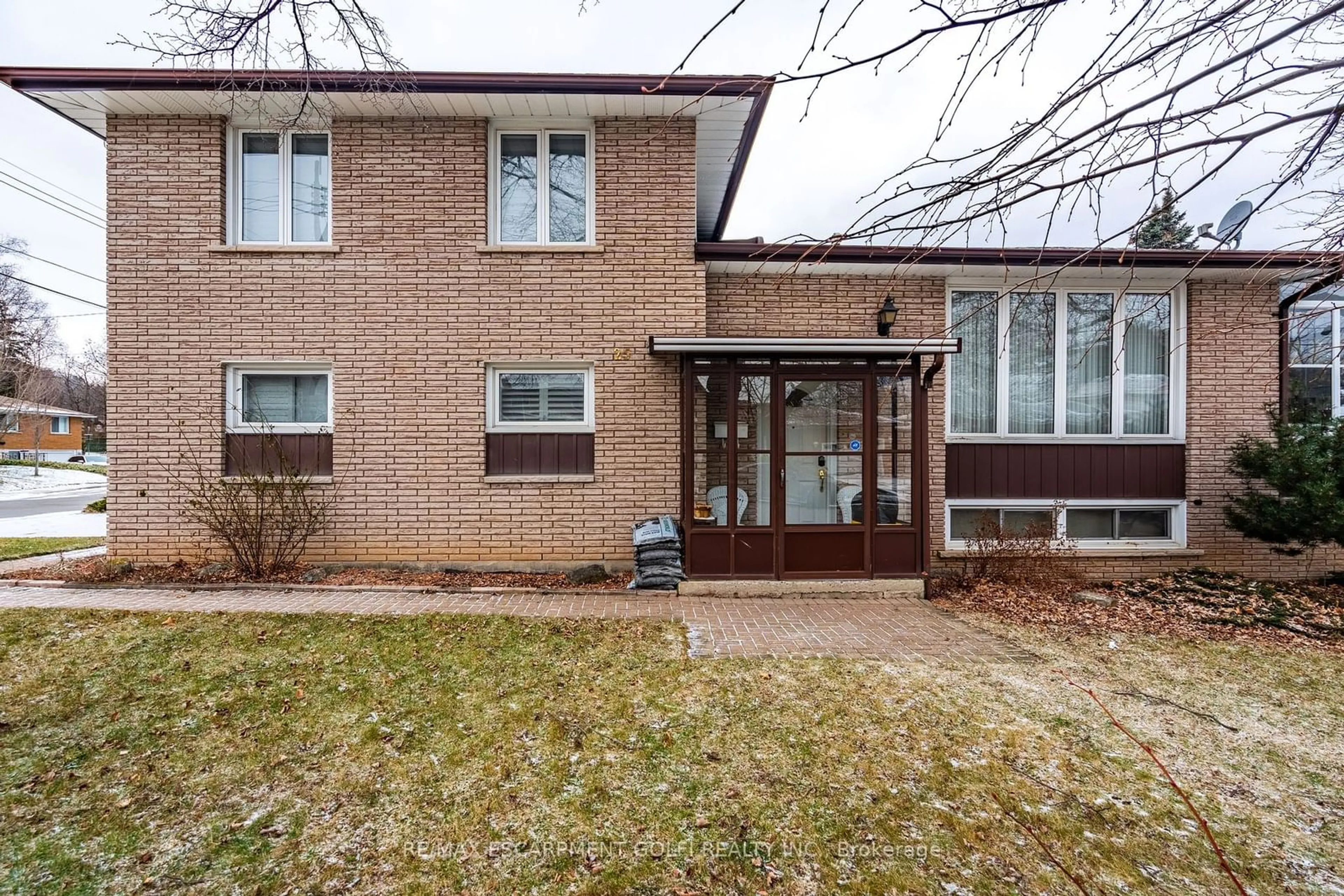 Home with brick exterior material, street for 25 Blanche Crt, Hamilton Ontario L8K 5P4