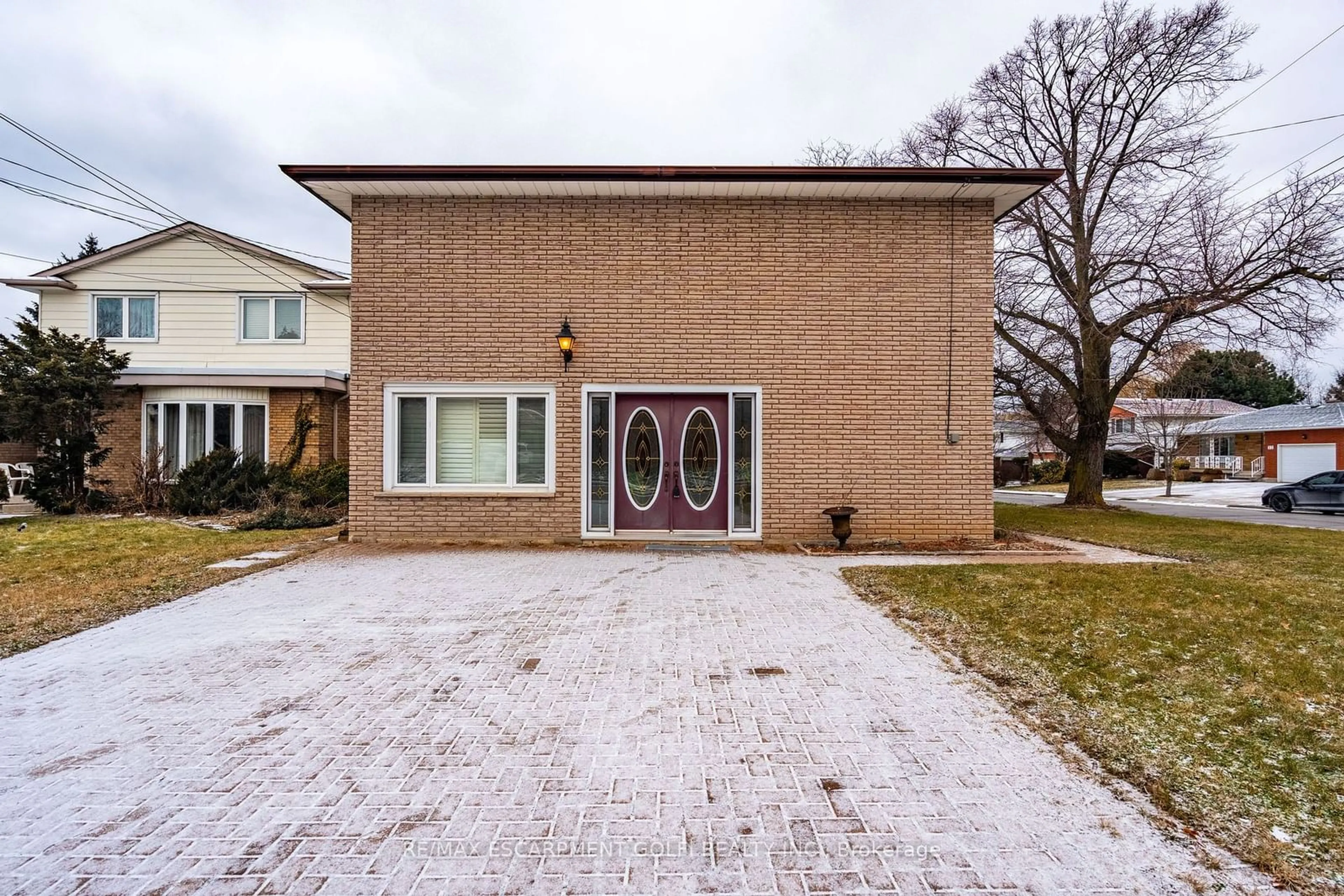 Home with brick exterior material, street for 25 Blanche Crt, Hamilton Ontario L8K 5P4