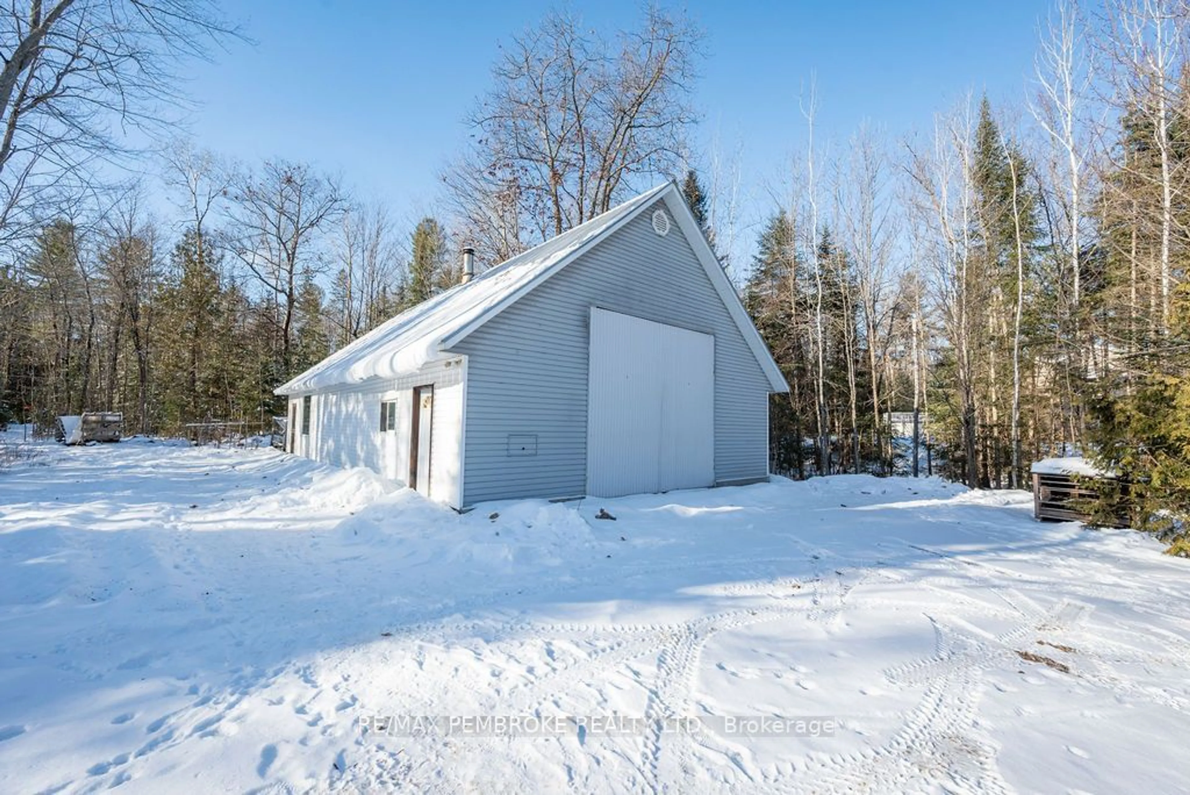 Shed for 323 River Dr, Petawawa Ontario K8A 6W7