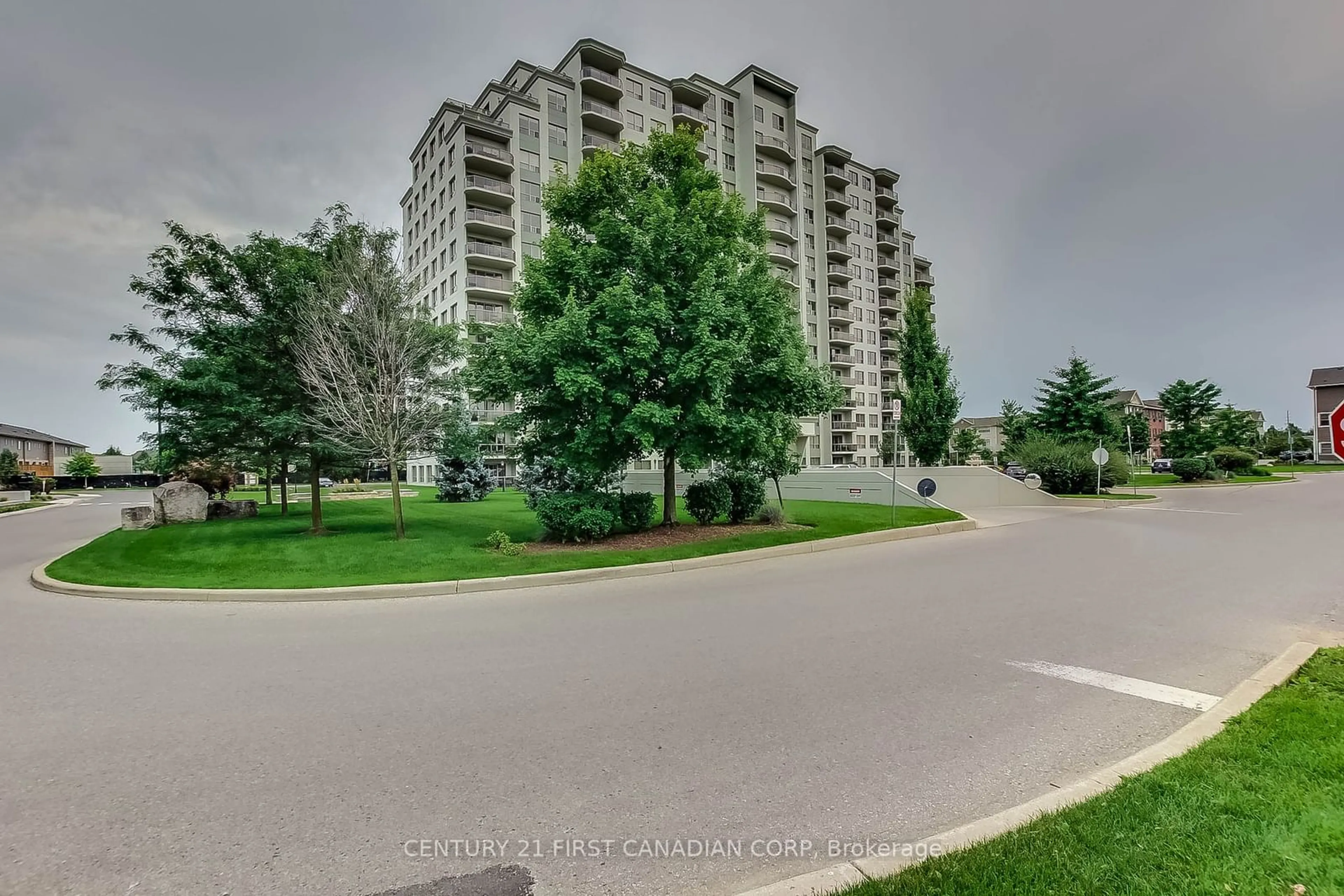 A pic from outside/outdoor area/front of a property/back of a property/a pic from drone, unknown for 1030 Coronation Dr #108, London Ontario N6G 0G5