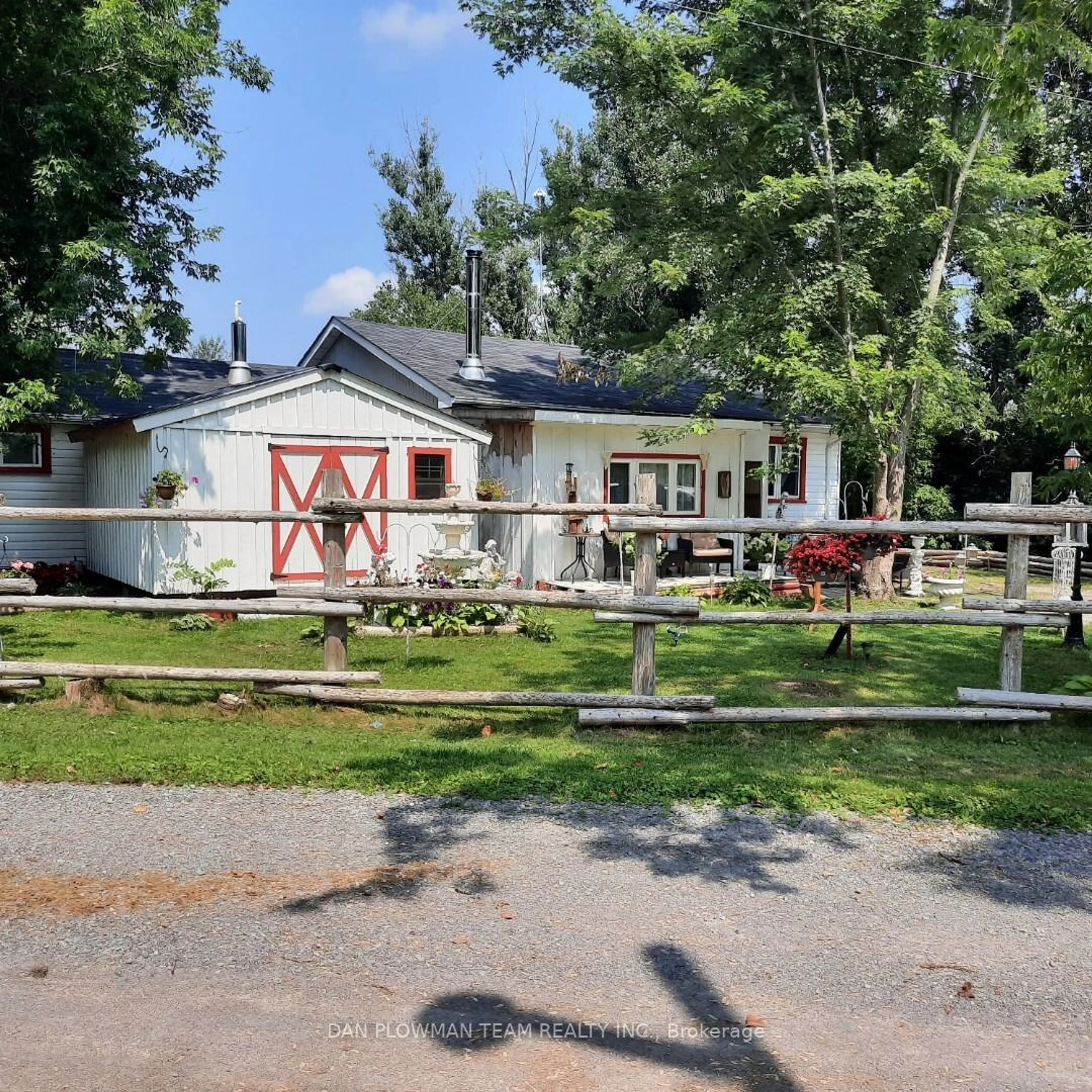 A pic from outside/outdoor area/front of a property/back of a property/a pic from drone, unknown for 2 Driftwood Cres, Kawartha Lakes Ontario K9V 4R4