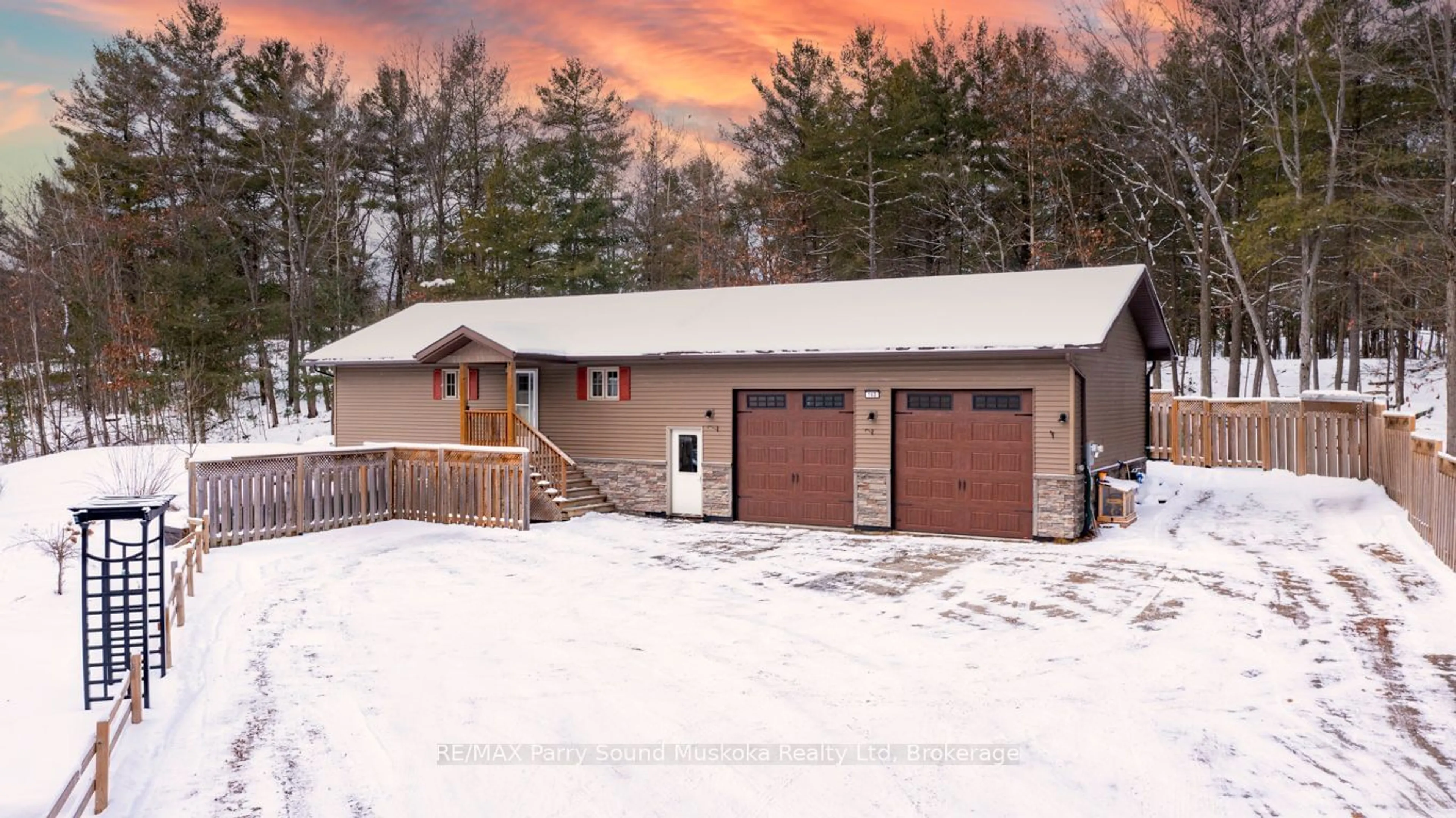 Indoor garage for 16D Hammel Ave, McDougall Ontario P2A 2W9