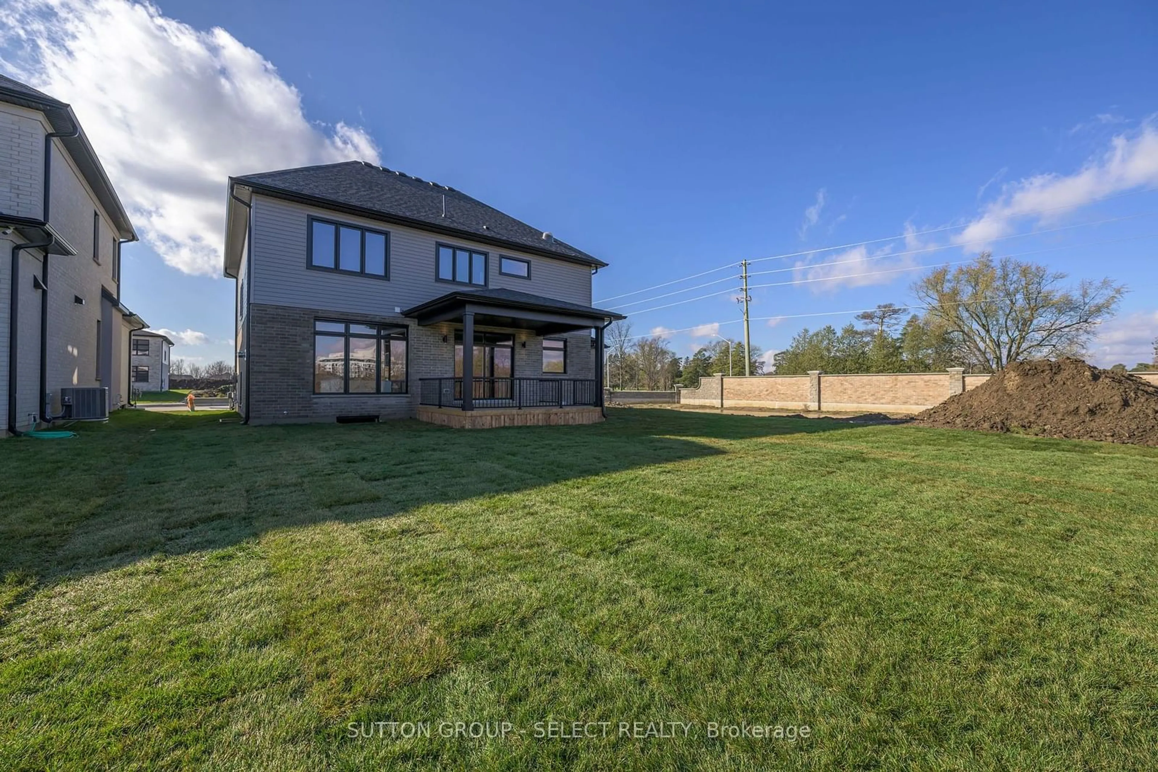 A pic from outside/outdoor area/front of a property/back of a property/a pic from drone, building for 2202 Robbie's Way, London Ontario N6G 0E9