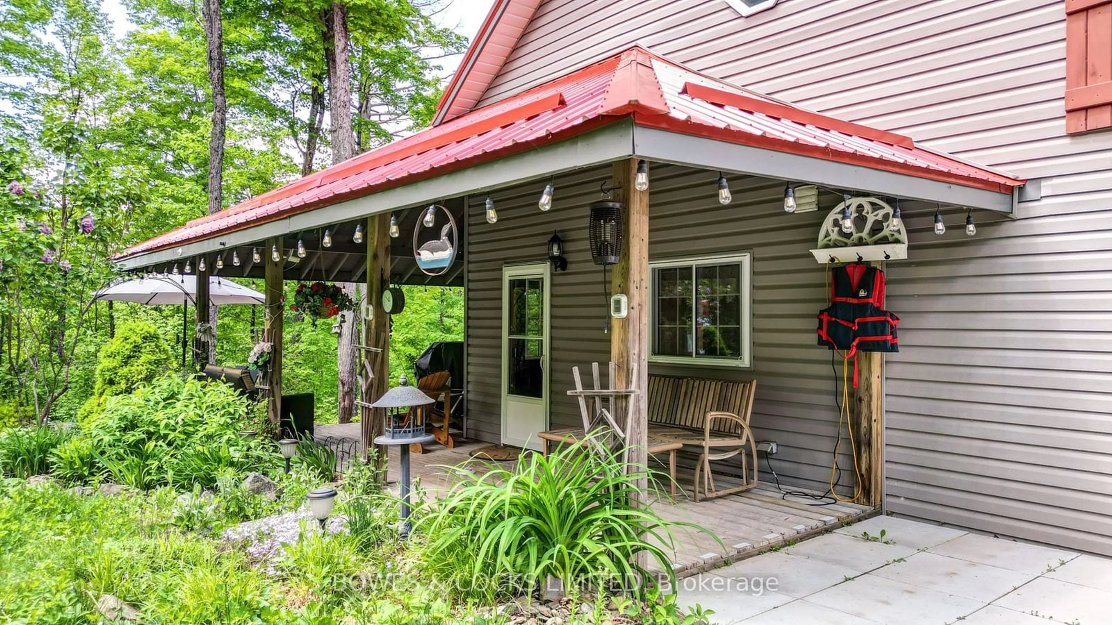 Patio, street for 121 Fish Hook Lane, Marmora and Lake Ontario K0L 1W0