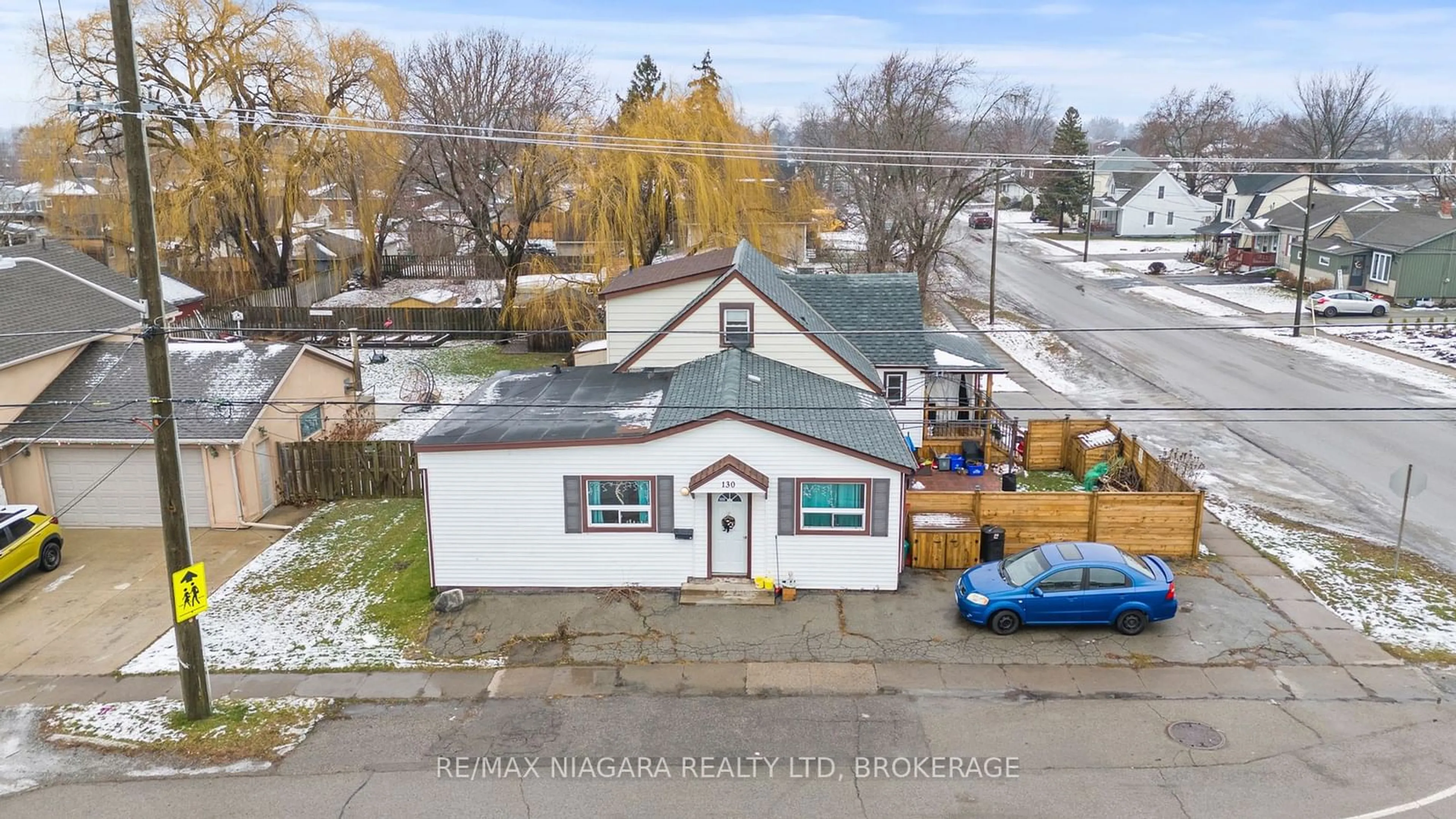 A pic from outside/outdoor area/front of a property/back of a property/a pic from drone, street for 130 Killaly St, Port Colborne Ontario L3K 1N6