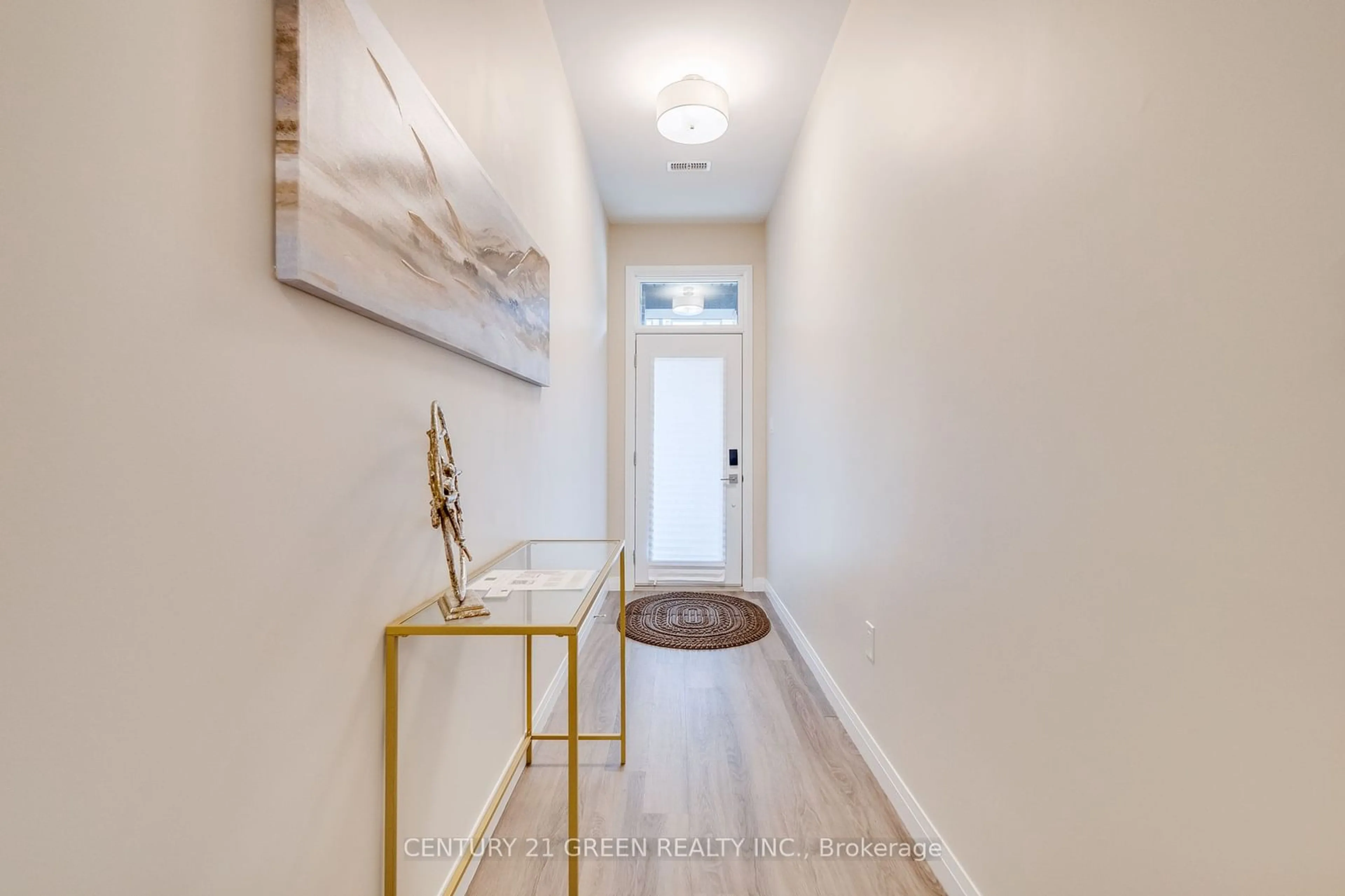 Indoor entryway for 270 Melvin Ave #3, Hamilton Ontario L8H 0B4