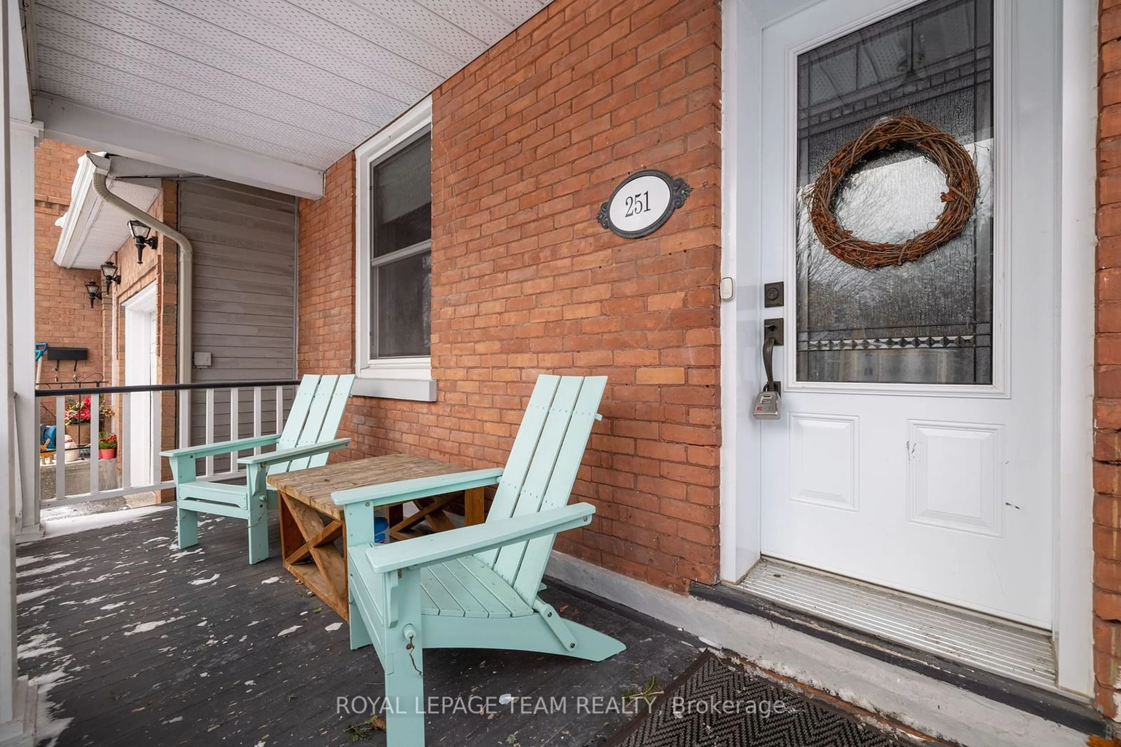 Patio, street for 251 Iona St, Westboro - Hampton Park Ontario K1Z 7B6