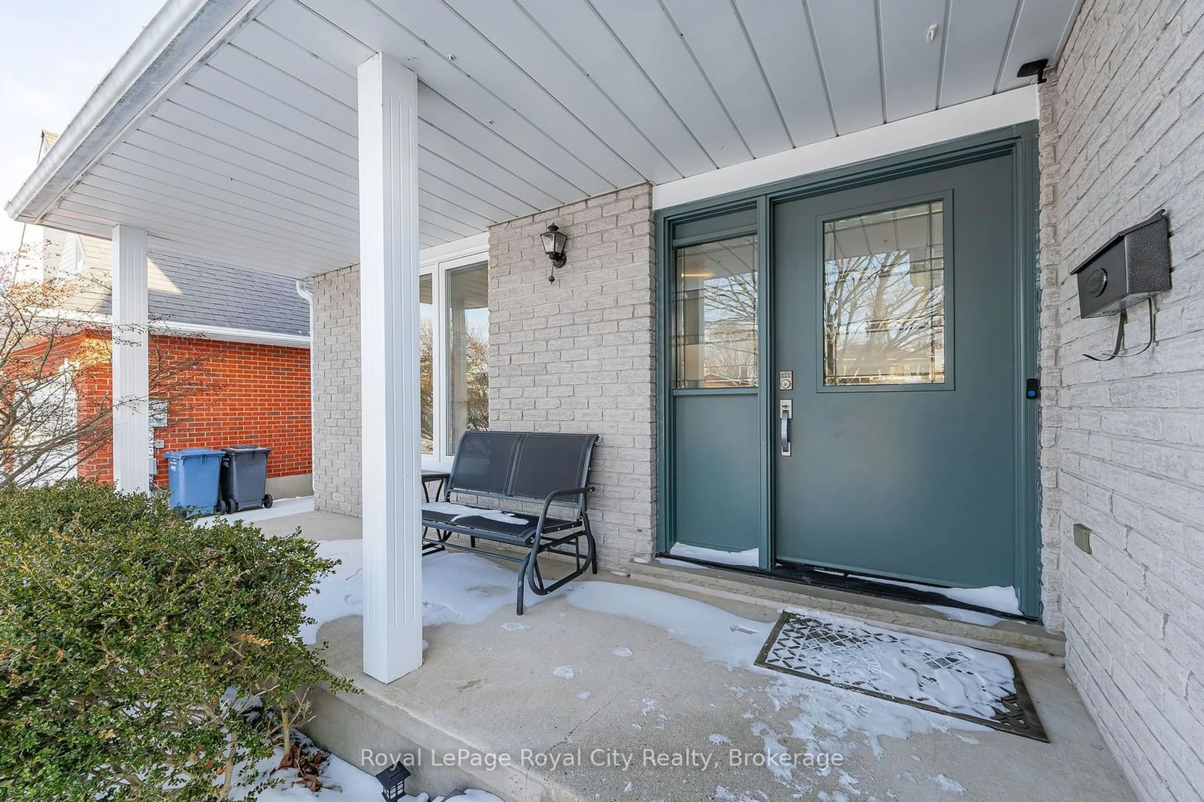 Indoor entryway for 10 Freshmeadow Way, Guelph Ontario N1K 1R7