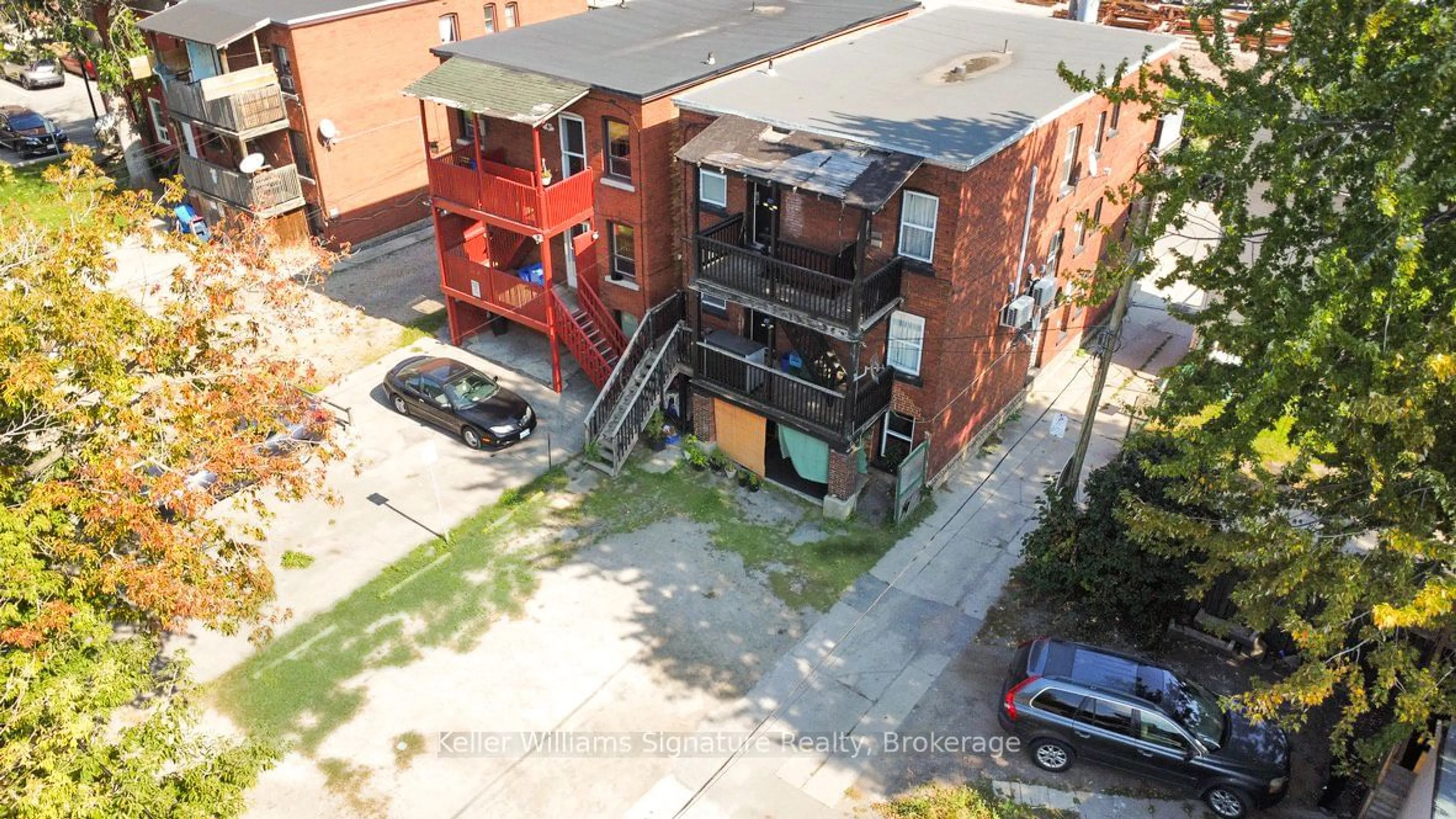 A pic from outside/outdoor area/front of a property/back of a property/a pic from drone, unknown for 13 Westinghouse Ave, Hamilton Ontario L8L 6E4