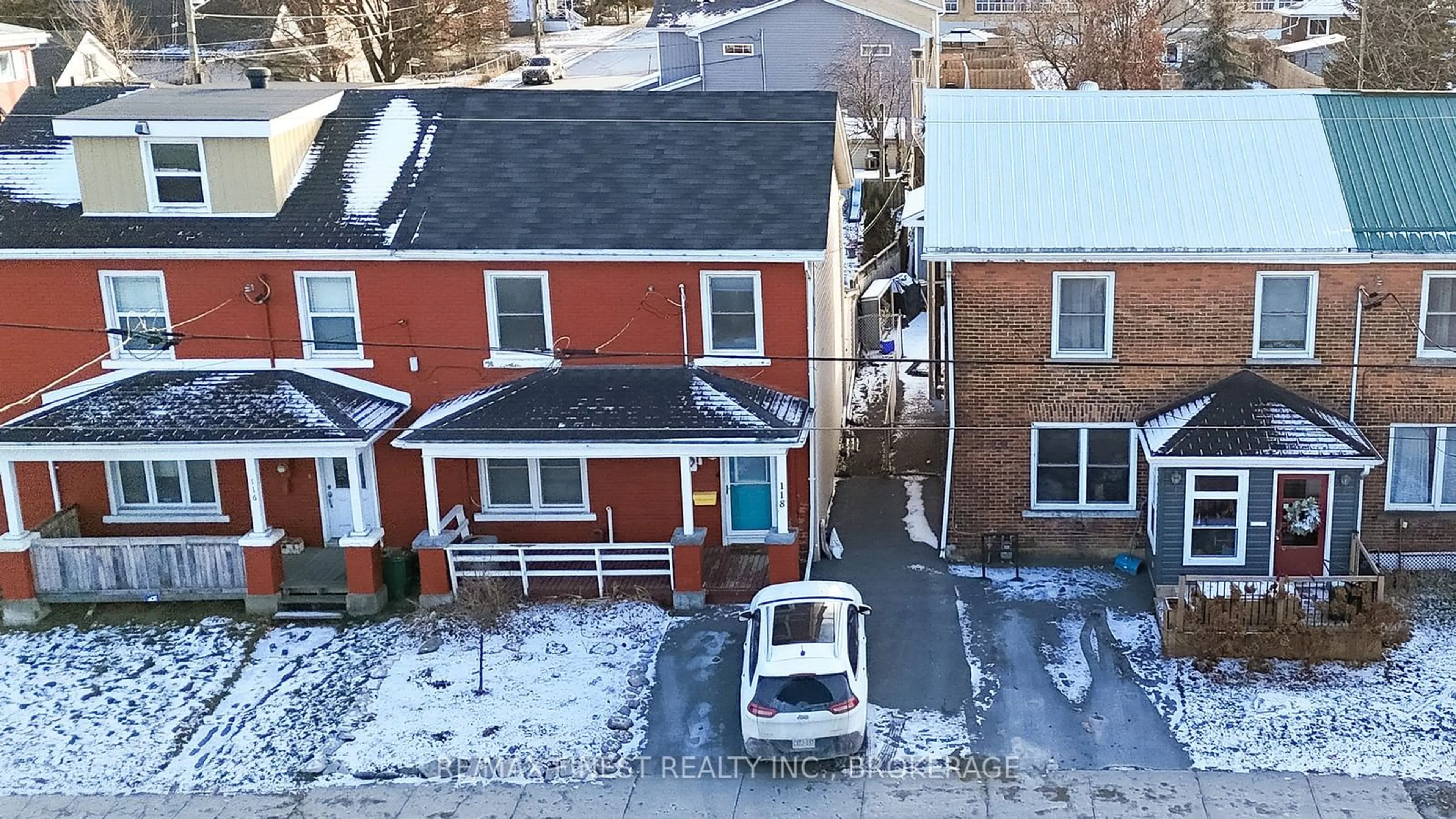 A pic from outside/outdoor area/front of a property/back of a property/a pic from drone, street for 118 Stephen St, Kingston Ontario K7K 2C7