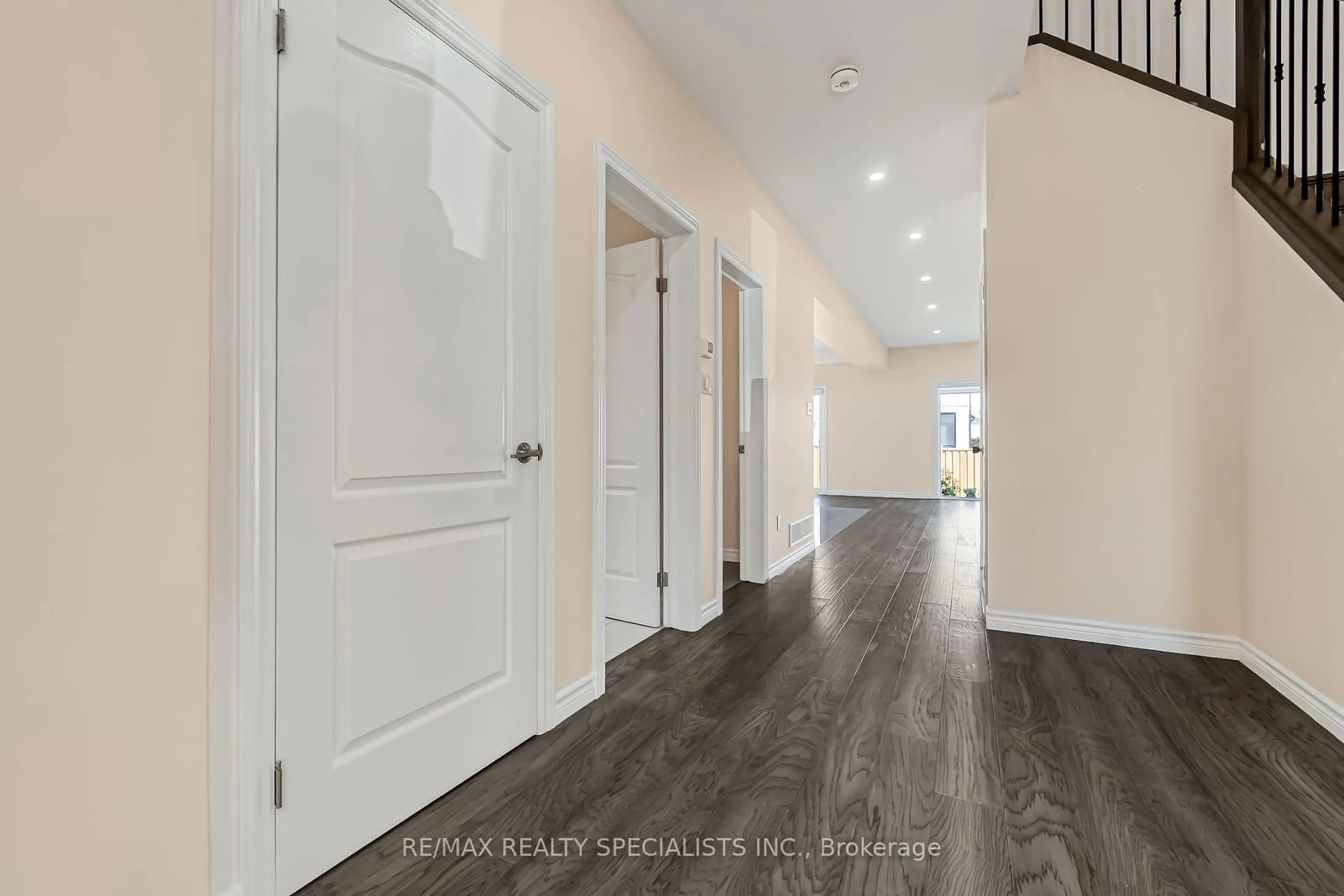 Indoor entryway for 242 Middleton Ave, London Ontario N6L 0E9