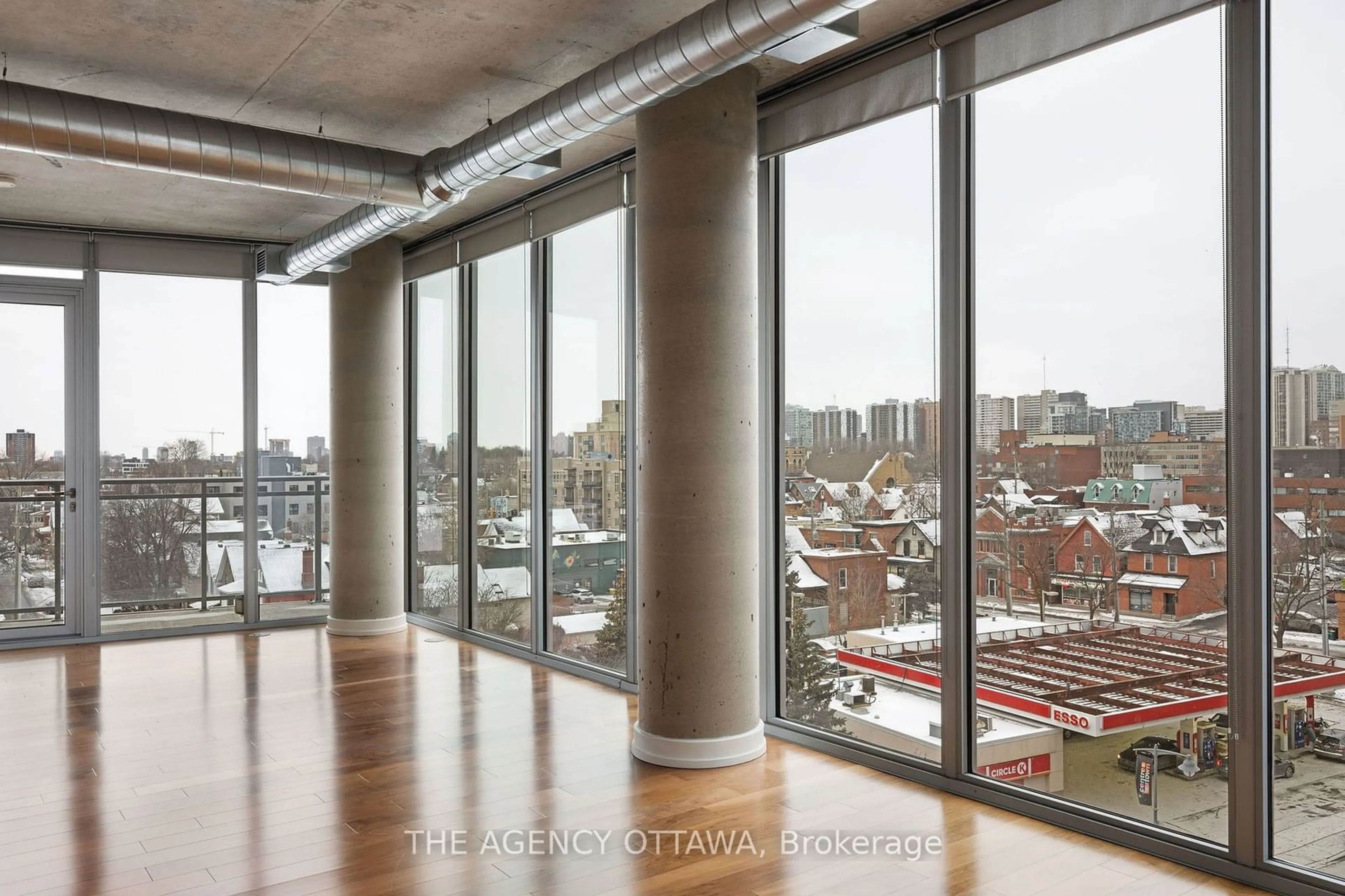 Indoor foyer for 360 Mcleod St #609, Ottawa Centre Ontario K2P 1A9