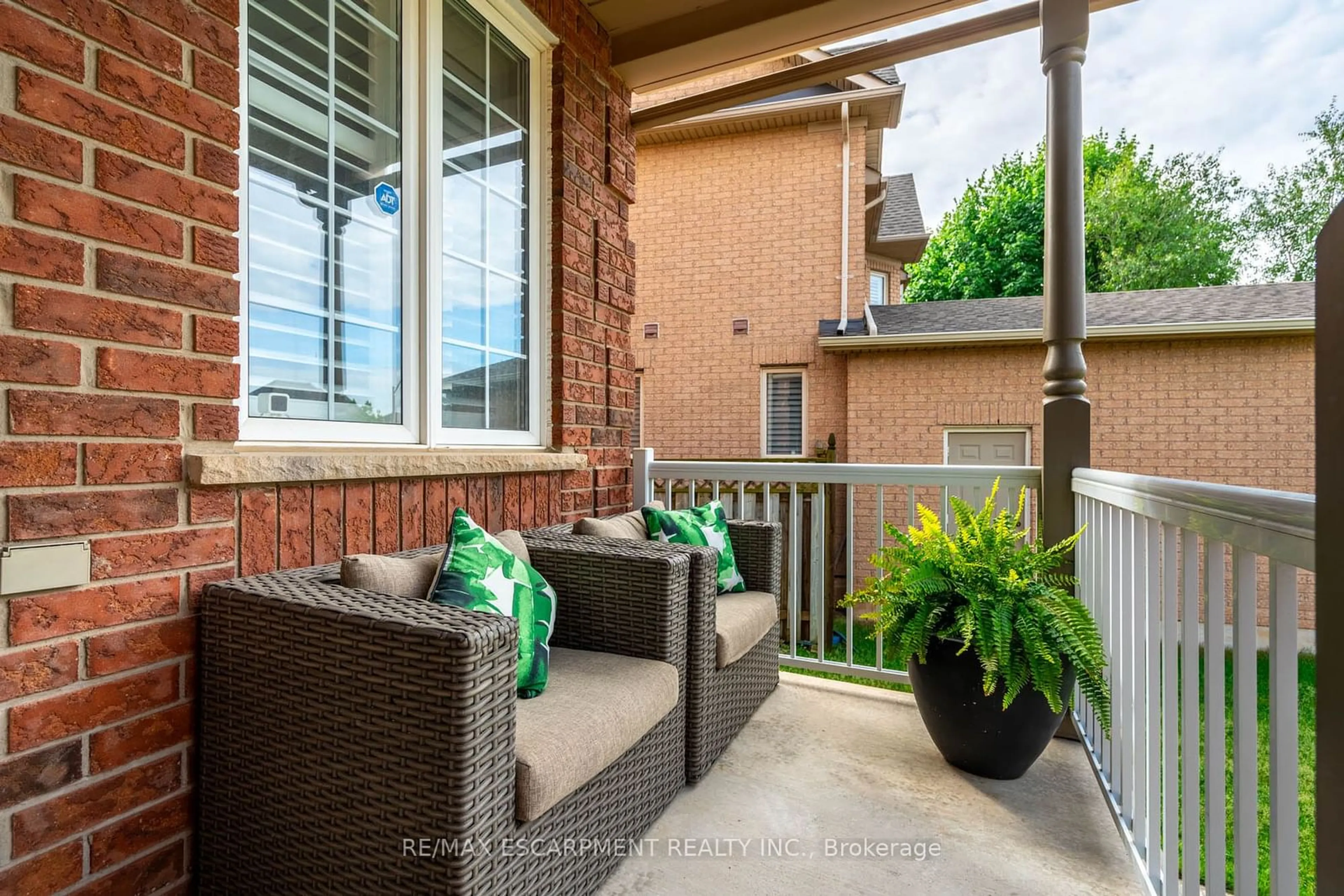 Patio, street for 81 Segwun Rd, Hamilton Ontario L8B 0J9