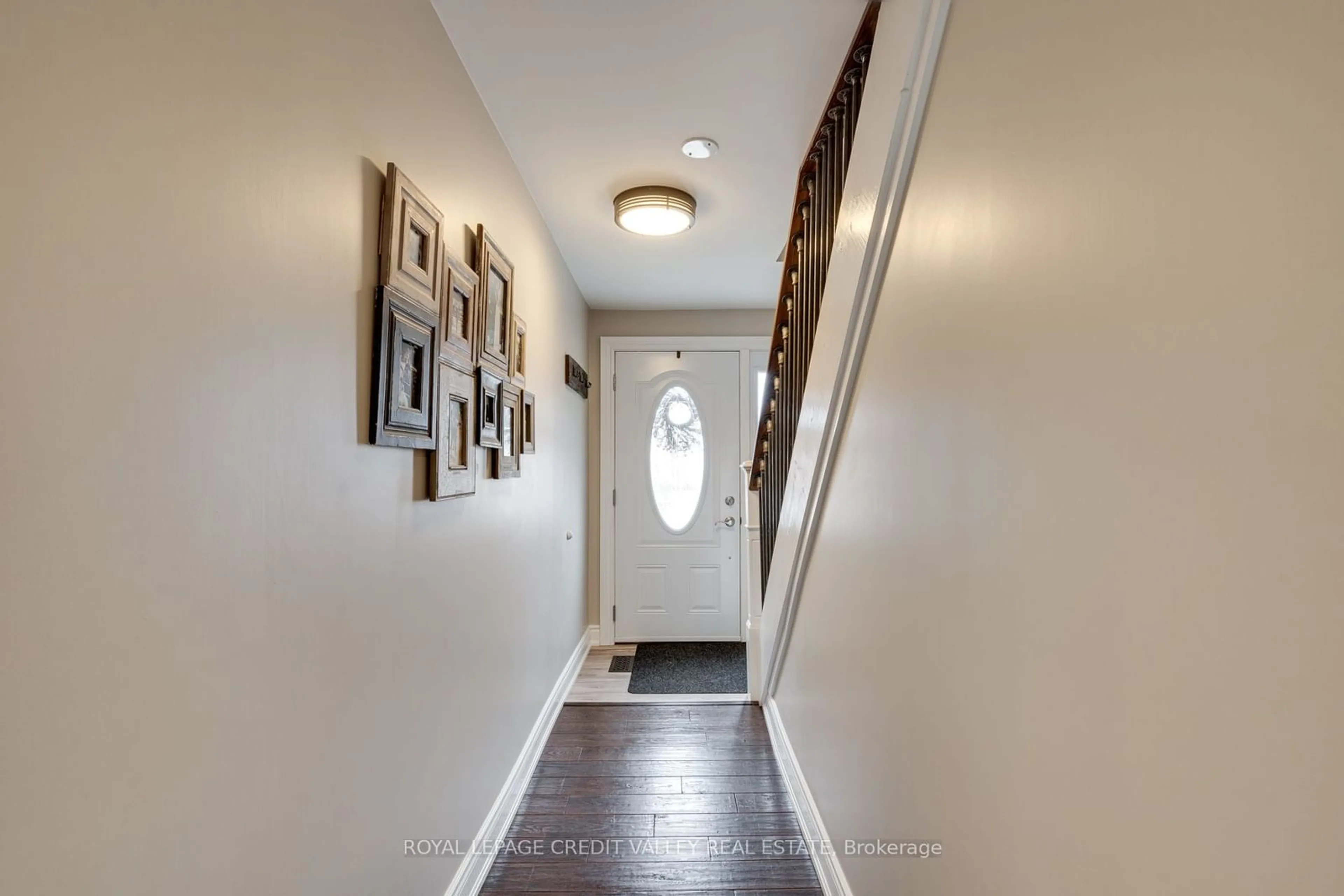 Indoor entryway for 226 St. Catharines St, West Lincoln Ontario L0R 2A0