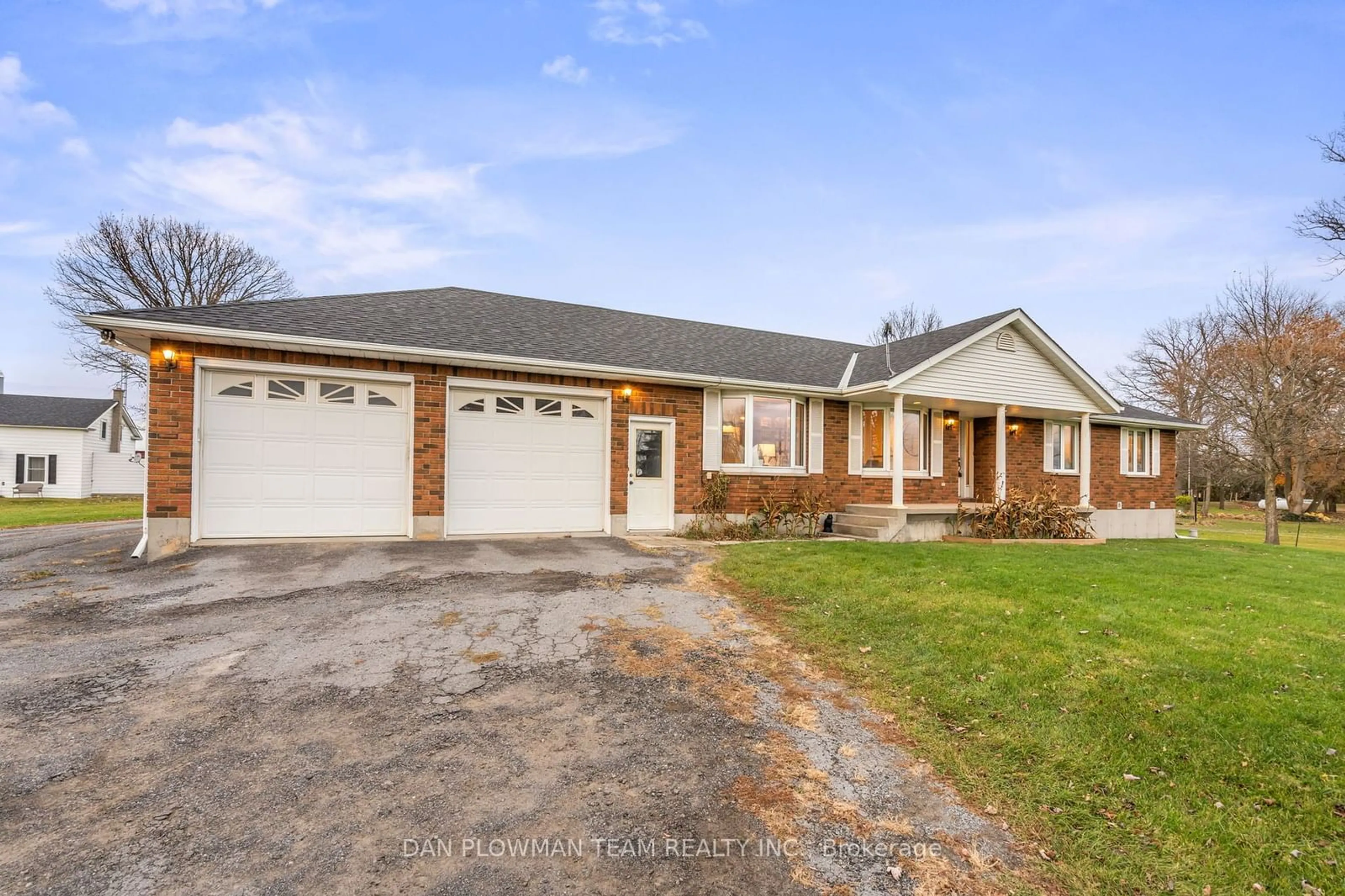 Home with brick exterior material, street for 337 Airport Pkwy, Belleville Ontario K8N 4Z6