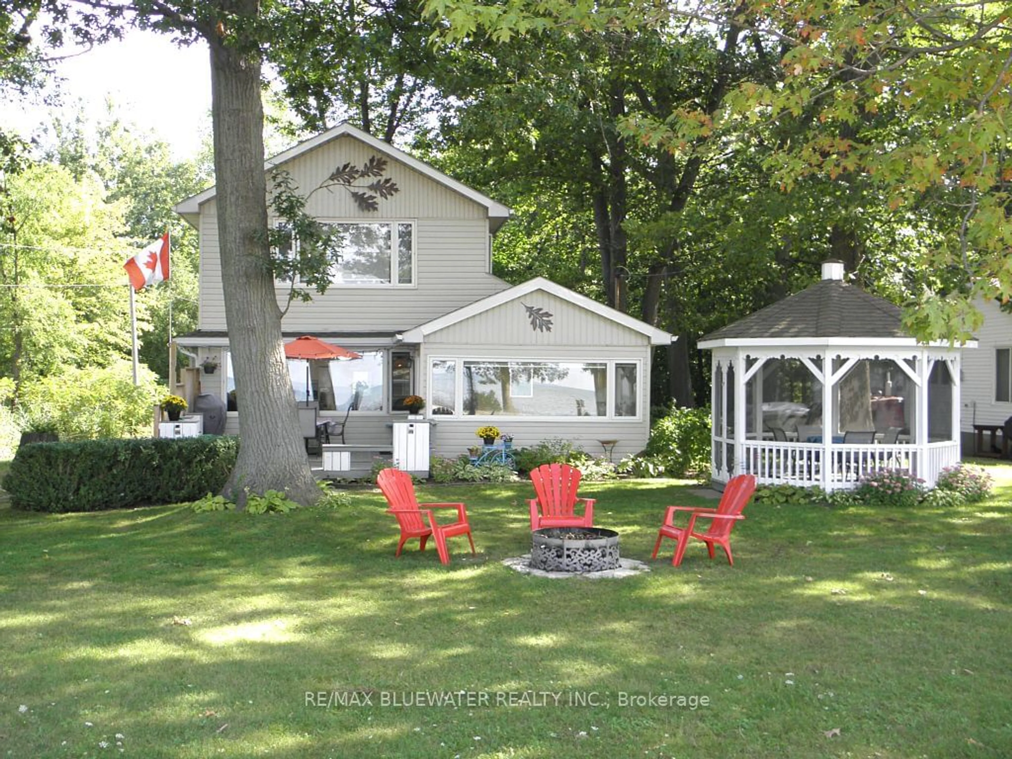 Patio, unknown for 9714 Lake Rd, Lambton Shores Ontario N0N 1J1