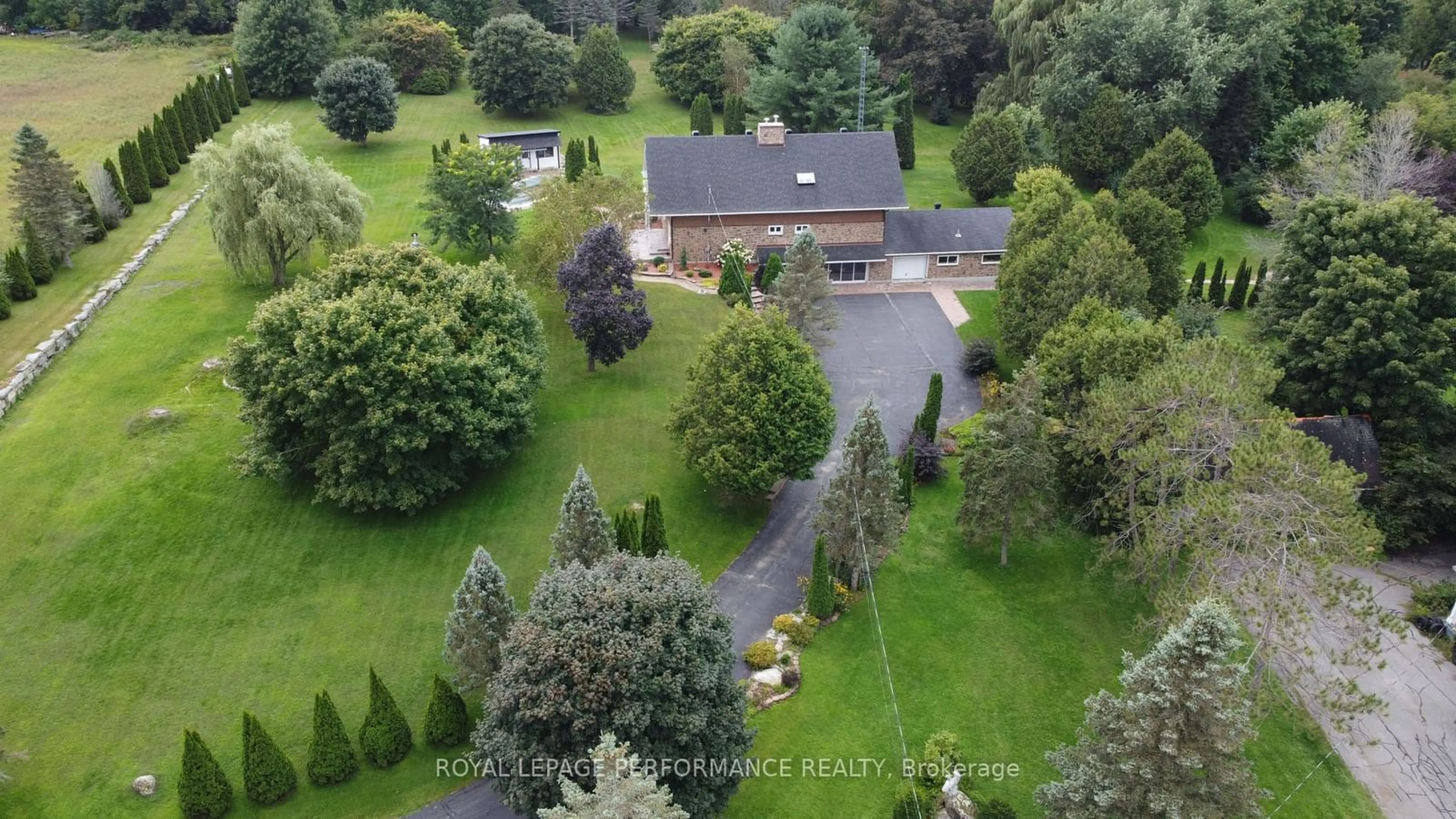 A pic from outside/outdoor area/front of a property/back of a property/a pic from drone, unknown for 2750 FRONT Rd, East Hawkesbury Ontario K6A 2R2