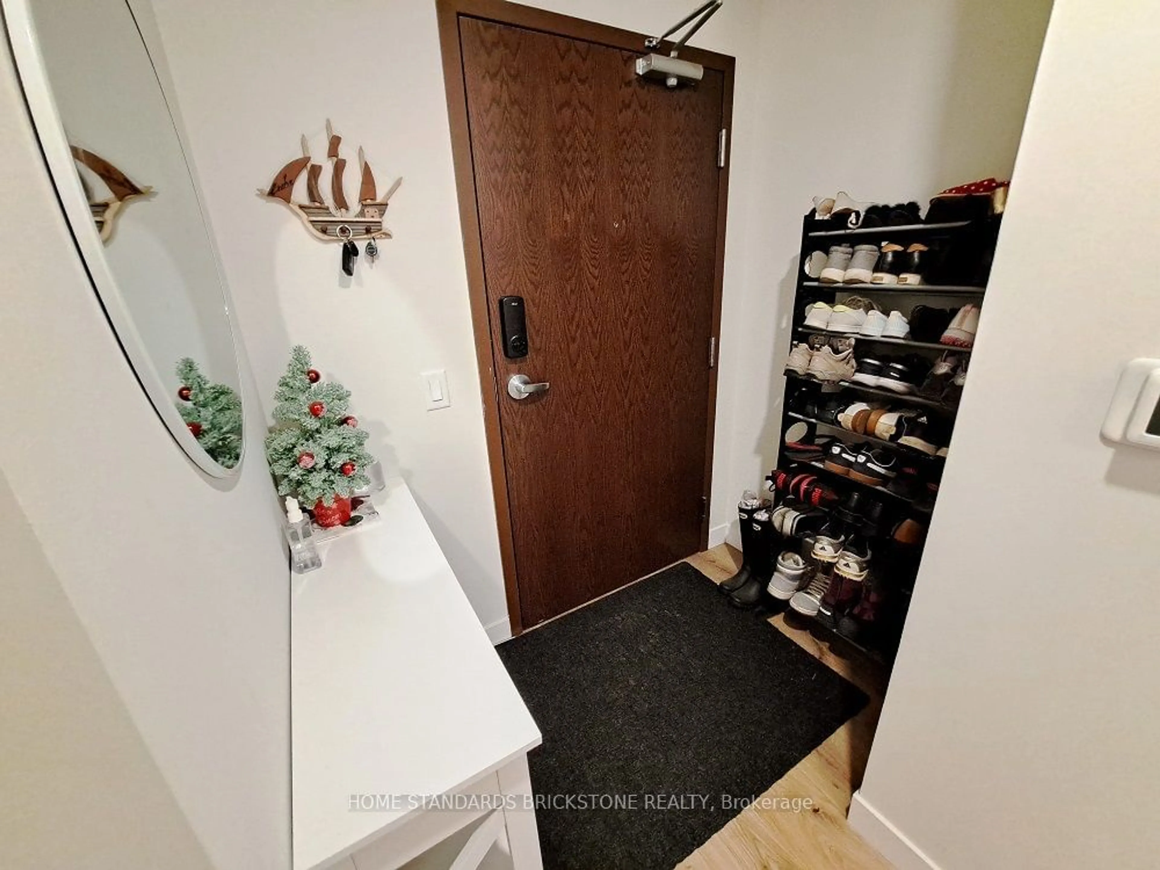 Indoor entryway for 60 Frederick St #405, Kitchener Ontario N2H 0C7