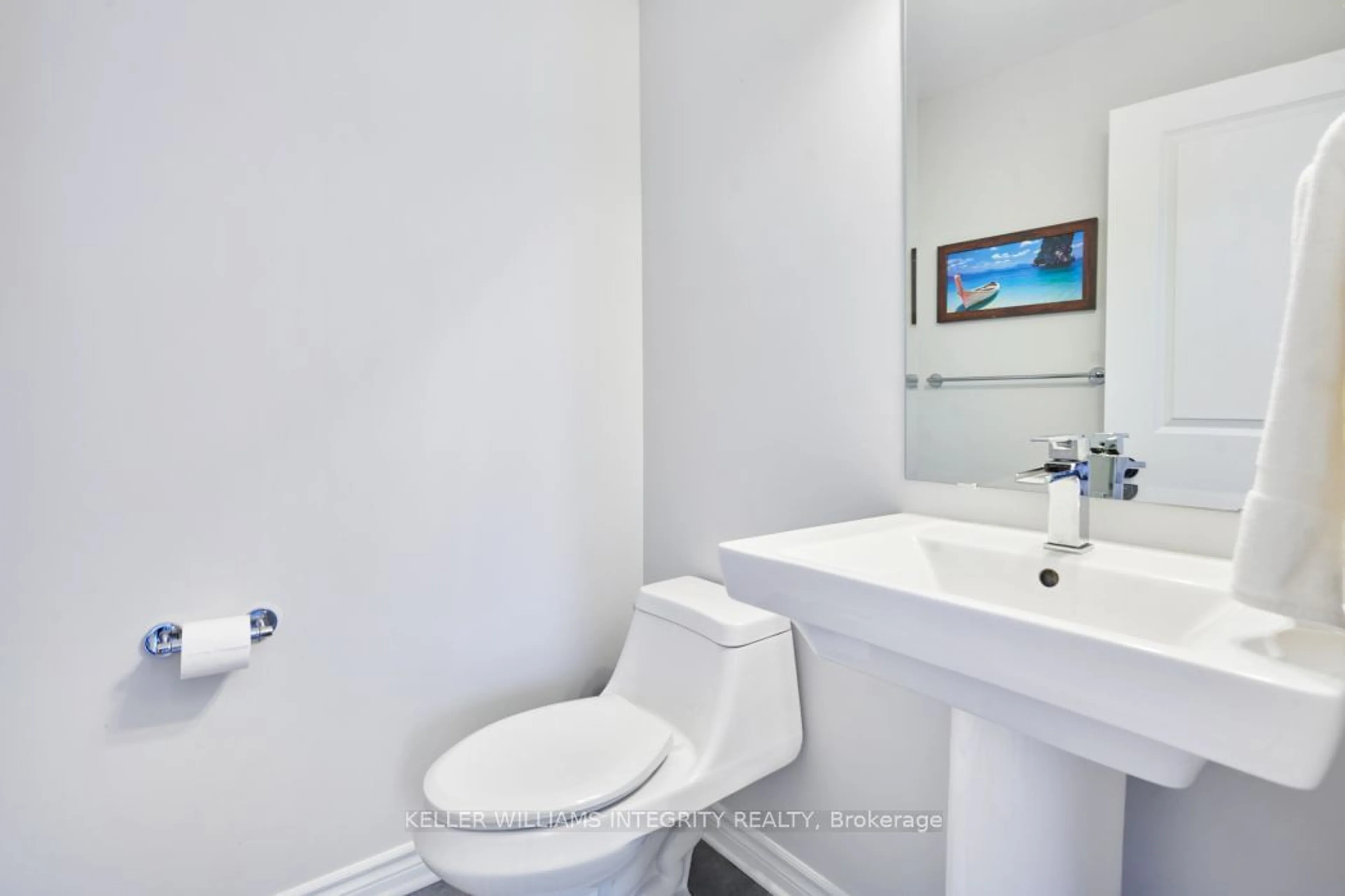 Standard bathroom, ceramic/tile floor for 700 Hazelnut Cres, Blossom Park - Airport and Area Ontario K1T 0K1