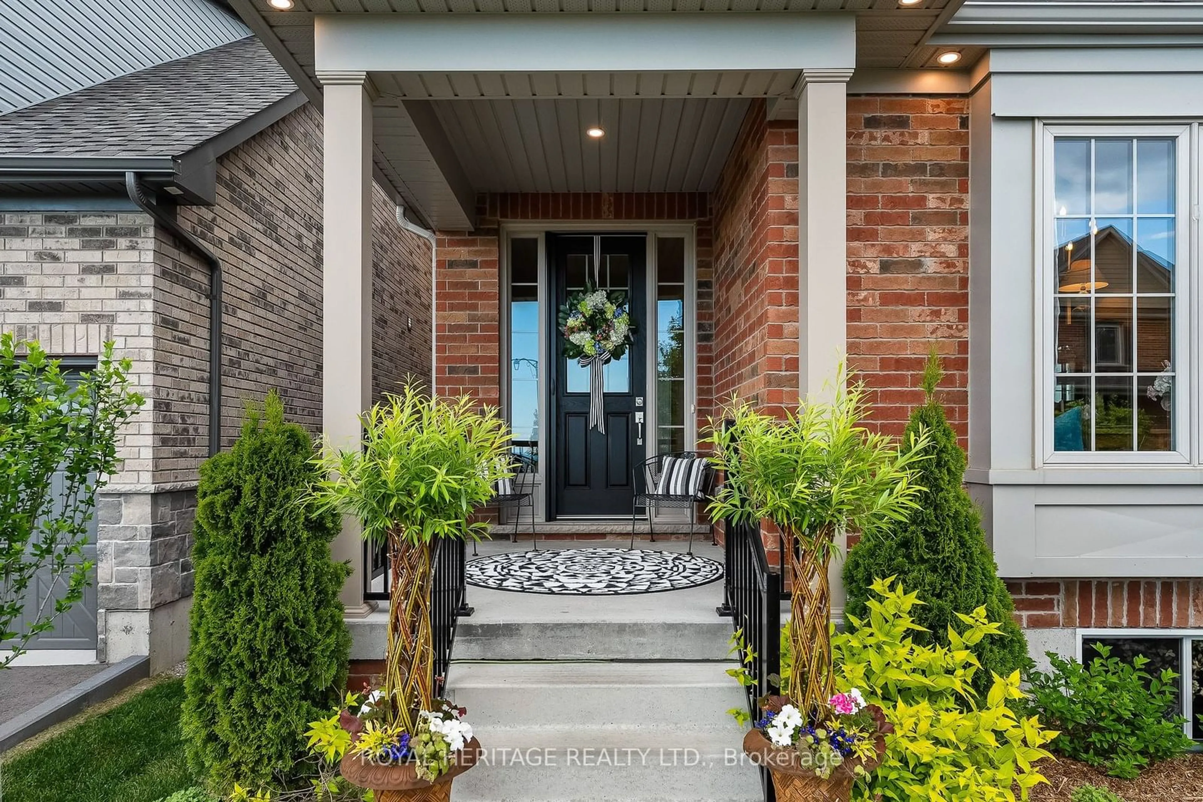 Indoor entryway for 60 Drummond St, Port Hope Ontario L1A 0E8