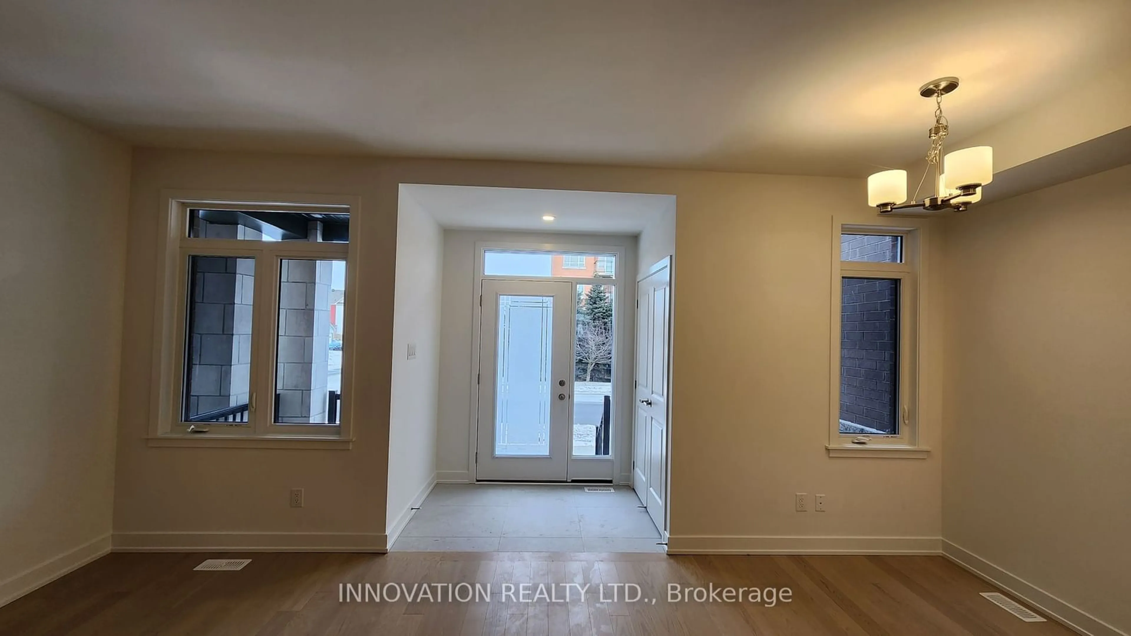 Indoor entryway for 815 ANCIANO Cres, Kanata Ontario K2S 2R7