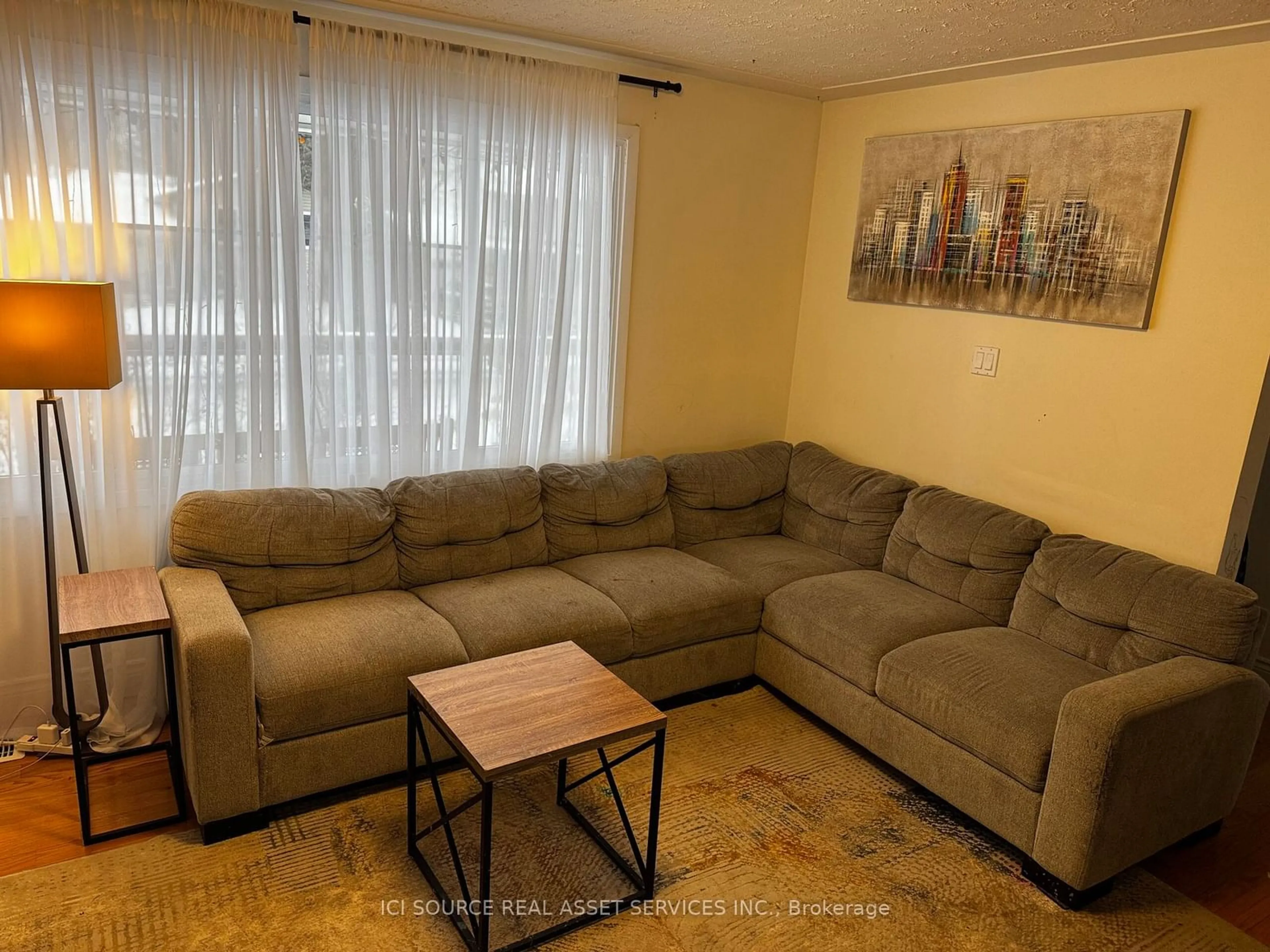 Living room with furniture, unknown for 784 Westbury Cres, London Ontario N6J 3C7