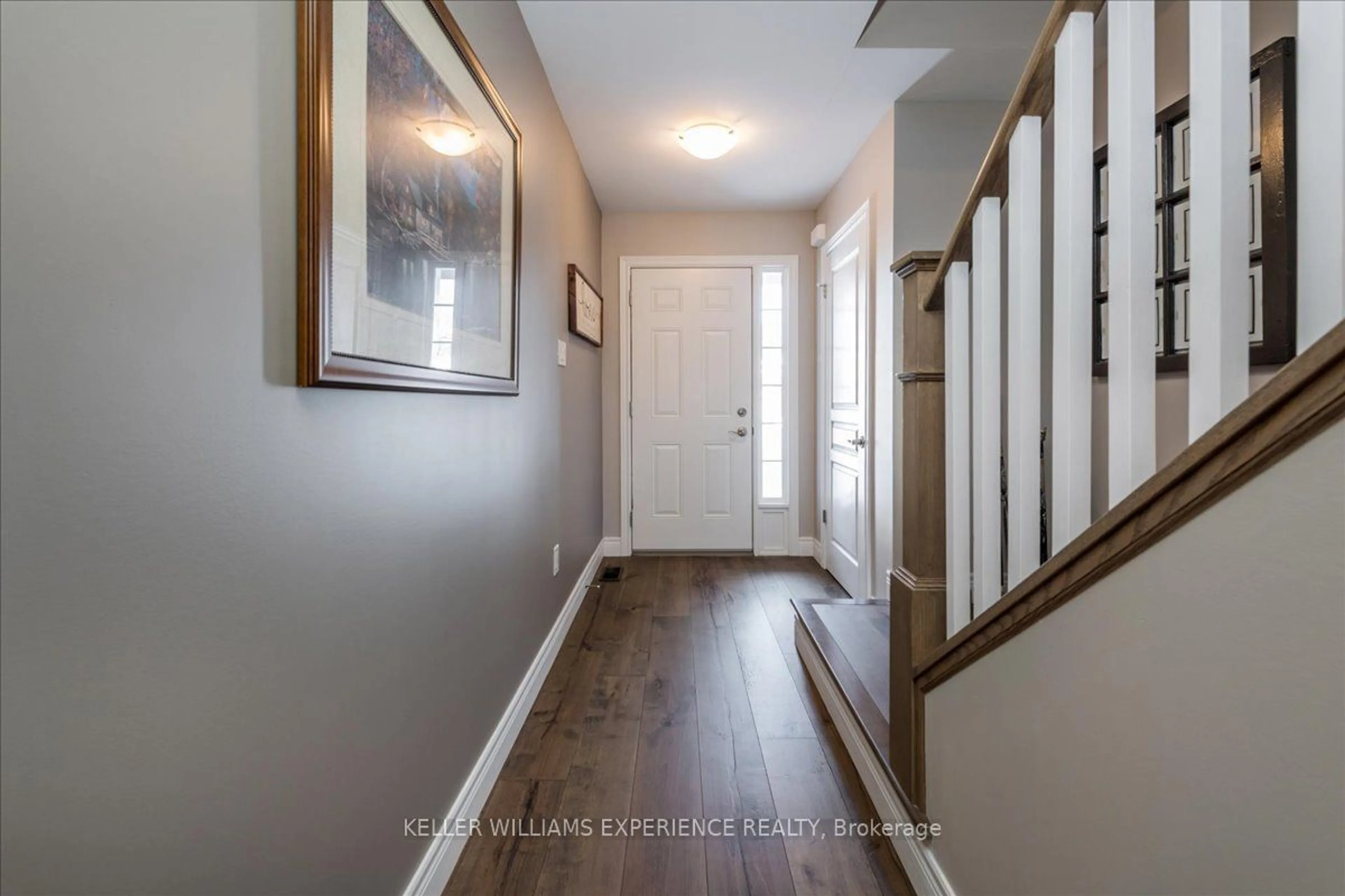 Indoor entryway for 66 Fieldstream Chse, Bracebridge Ontario P1L 1W9