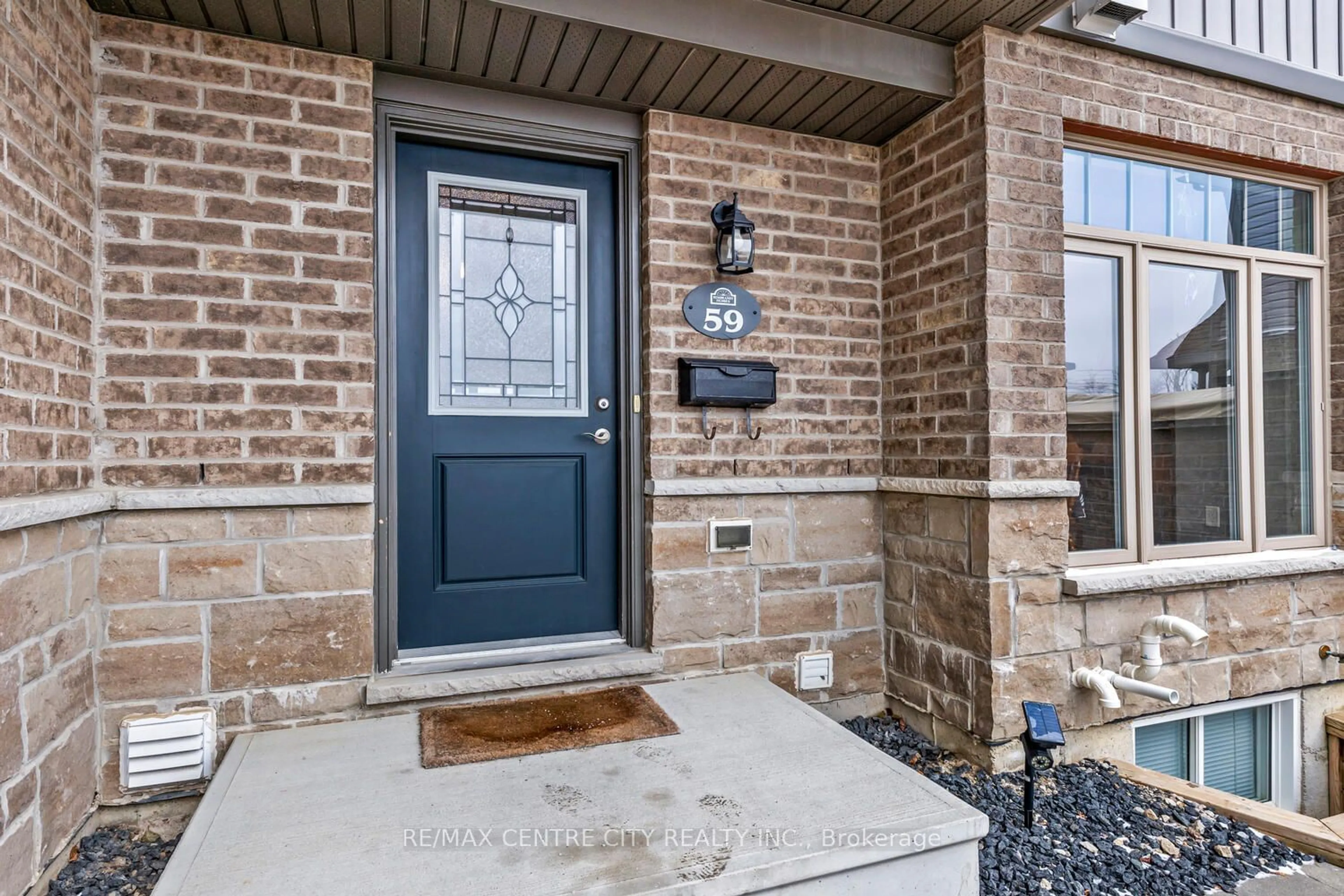 Indoor entryway for 3400 Castle Rock Pl #59, London Ontario N6L 0E4