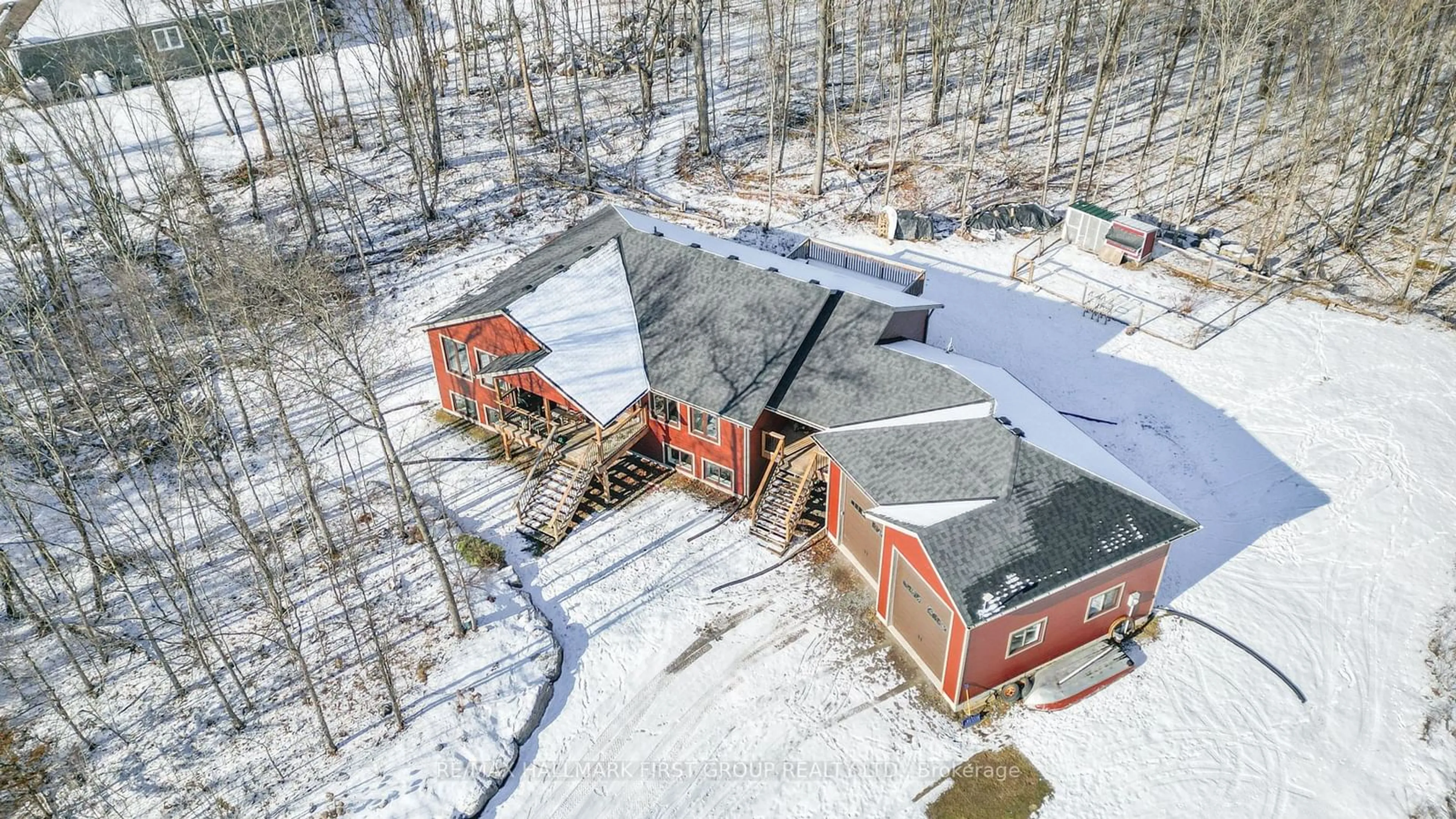 A pic from outside/outdoor area/front of a property/back of a property/a pic from drone, building for 385 Flatrock Rd, Tweed Ontario K0K 2Y0