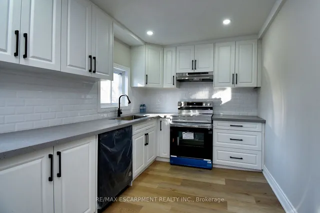 Additional property image - 32 Vansitmart Ave