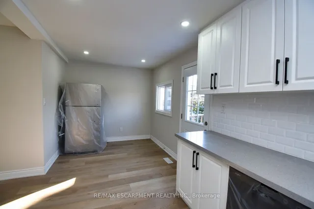 Additional property image - 32 Vansitmart Ave