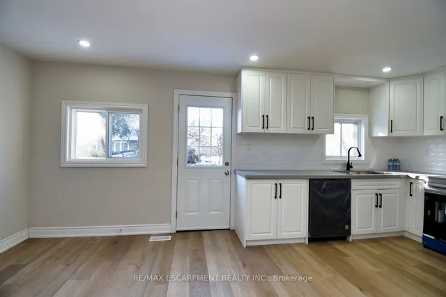 Additional property image - 32 Vansitmart Ave